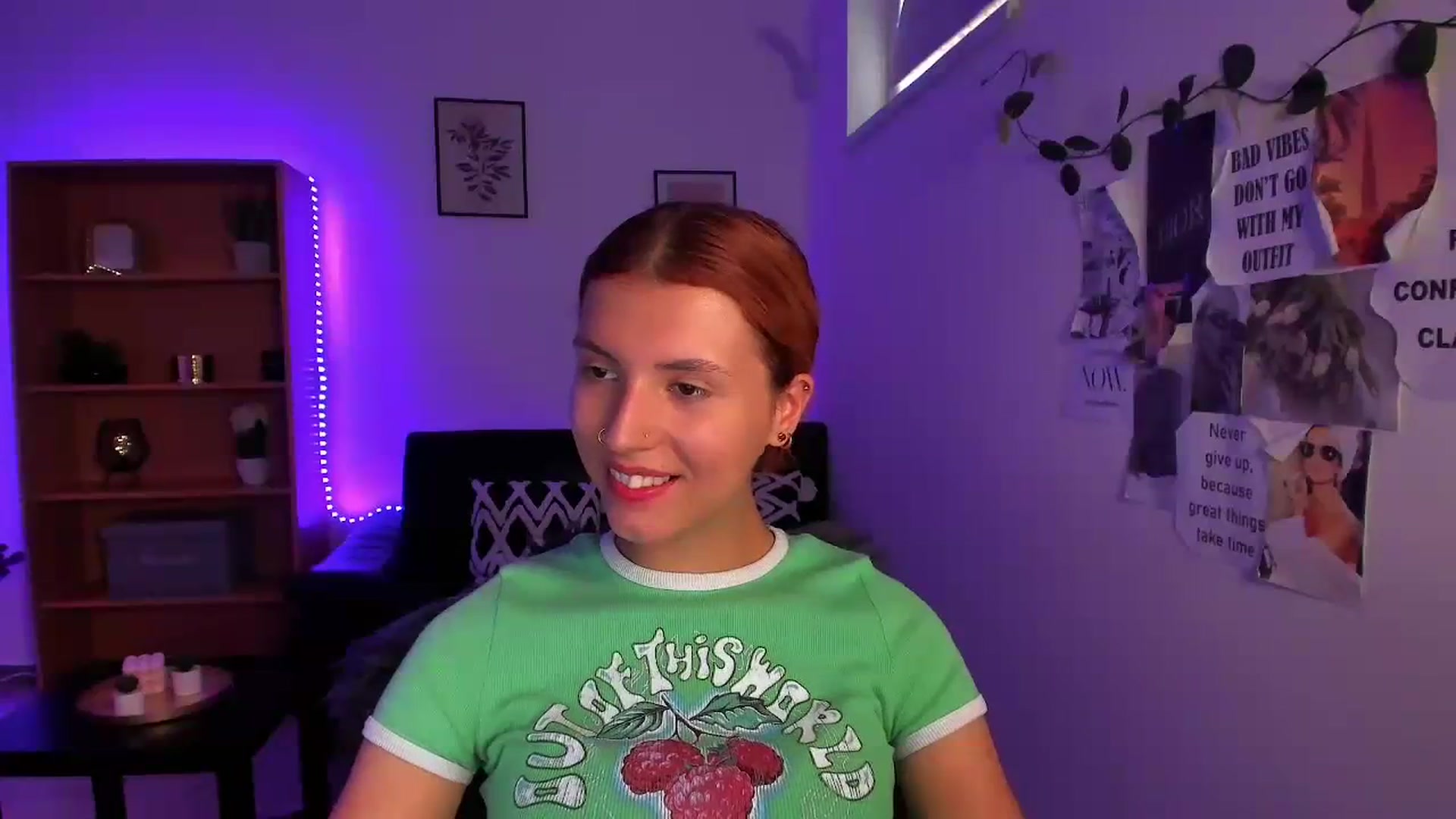 Gallery image thumbnail from SaraJaay18's myfreecams stream on, 09/20/2023, 14:39 image 7 of 20