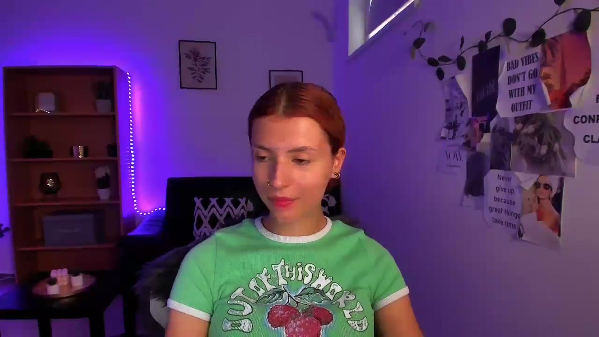 Gallery image thumbnail from SaraJaay18's myfreecams stream on, 09/20/2023, 14:39 image 8 of 20