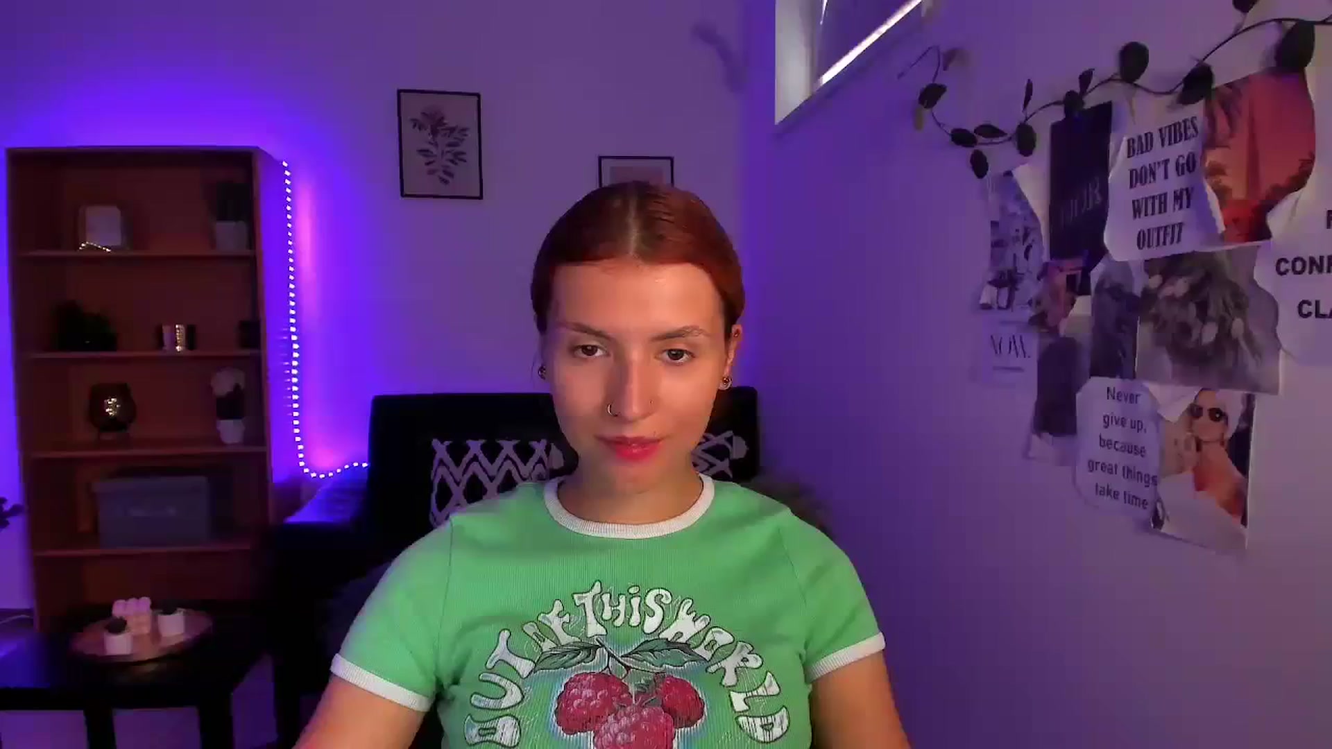 Gallery image thumbnail from SaraJaay18's myfreecams stream on, 09/20/2023, 14:39 image 1 of 20