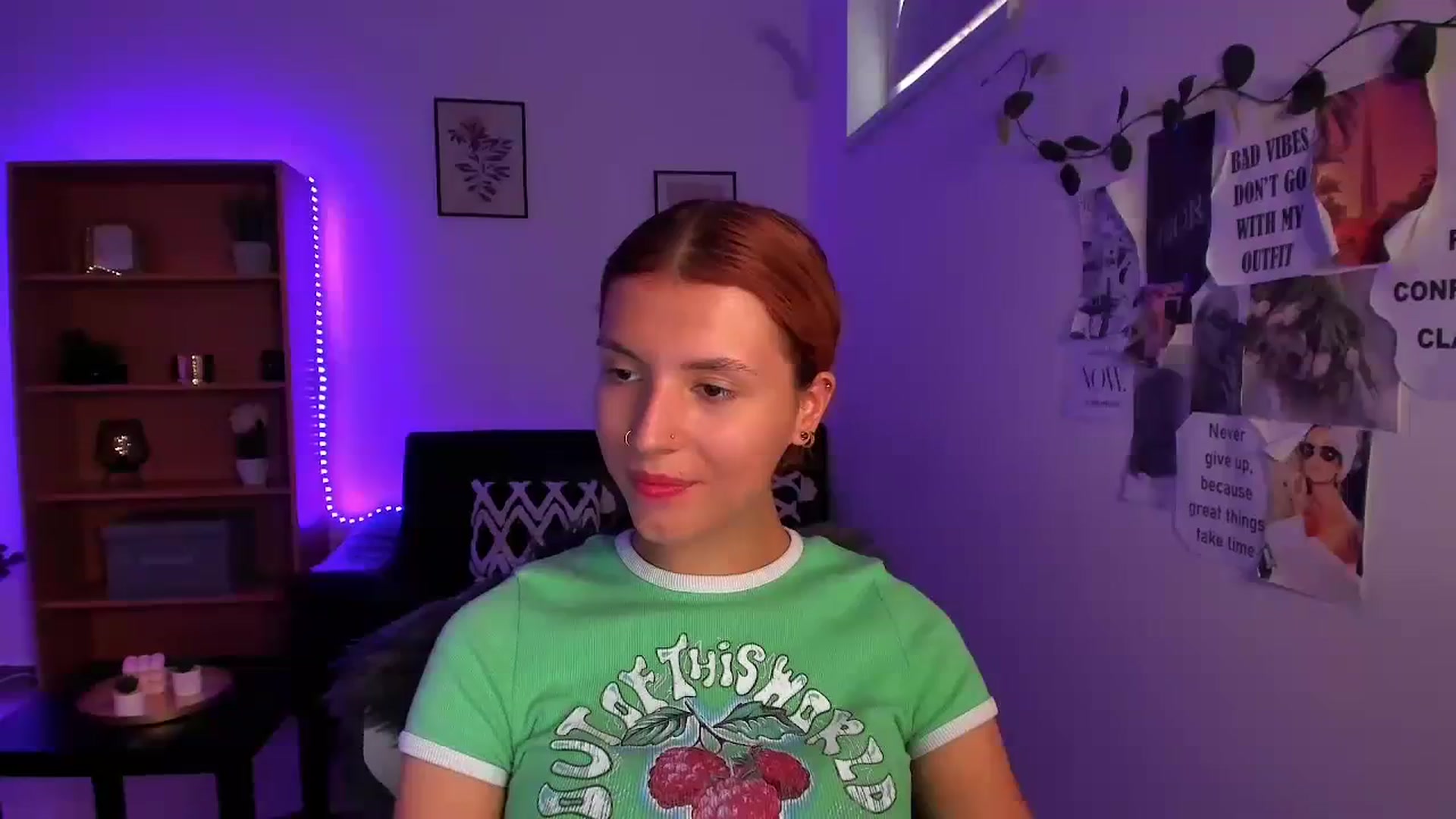 Gallery image thumbnail from SaraJaay18's myfreecams stream on, 09/20/2023, 14:39 image 10 of 20