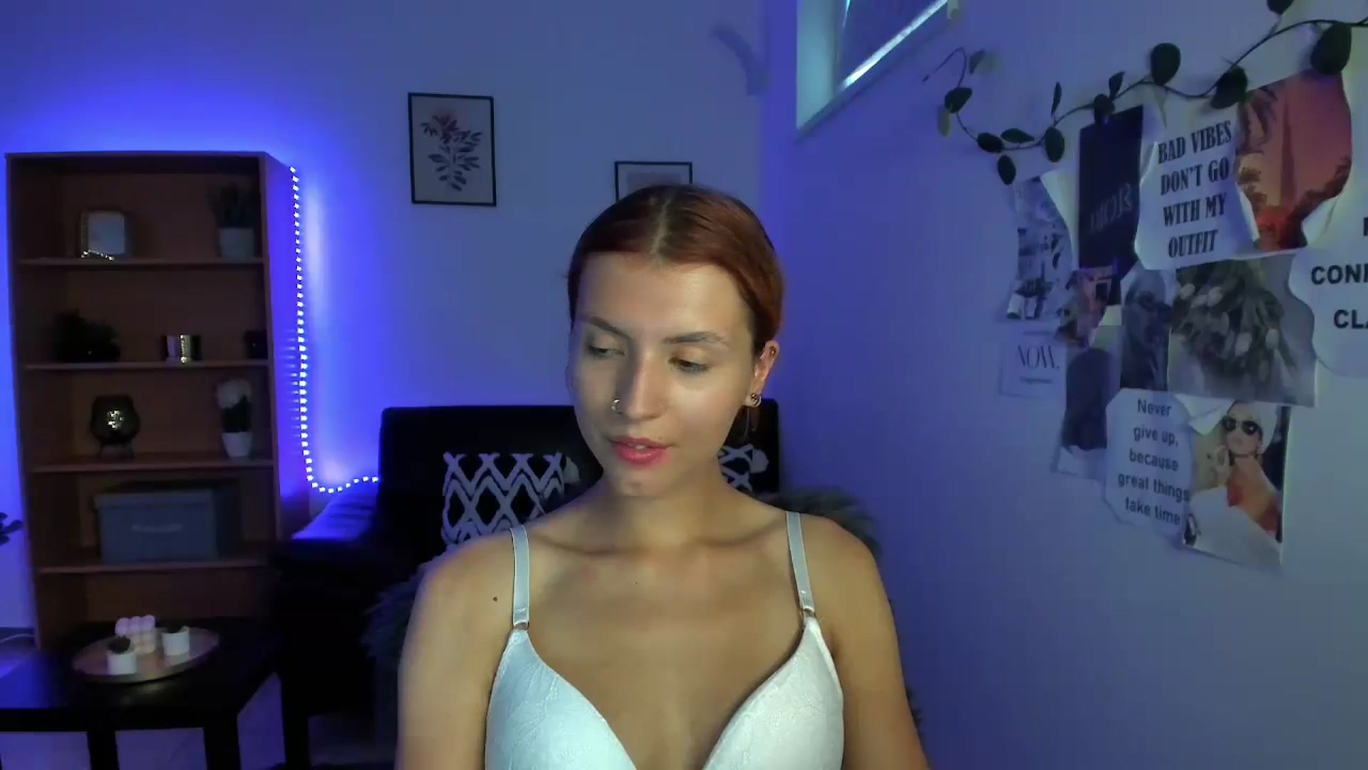 Gallery image thumbnail from SaraJaay18's myfreecams stream on, 09/20/2023, 15:13 image 10 of 20
