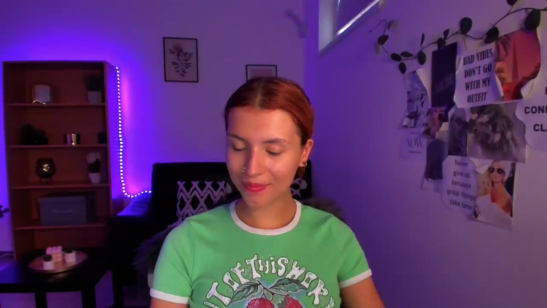 Gallery image thumbnail from SaraJaay18's myfreecams stream on, 09/20/2023, 15:13 image 15 of 20