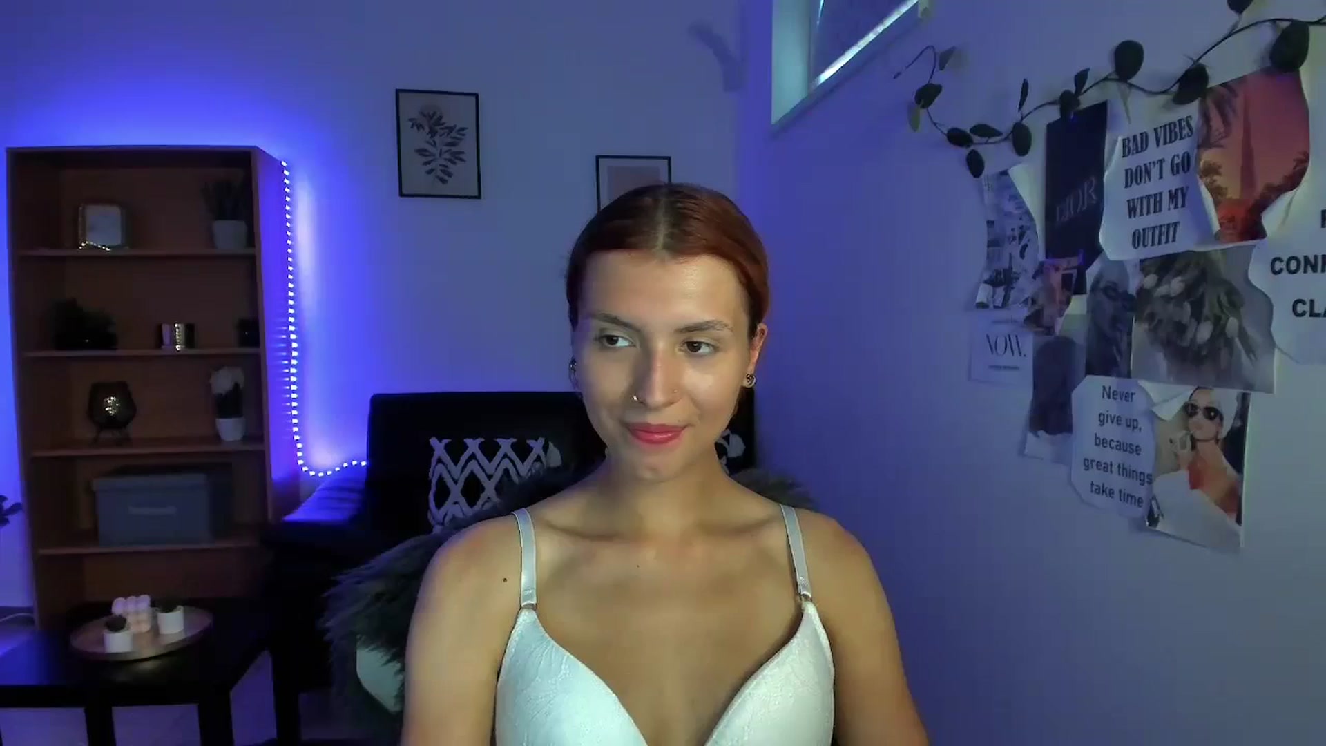 Gallery image thumbnail from SaraJaay18's myfreecams stream on, 09/20/2023, 15:13 image 4 of 20