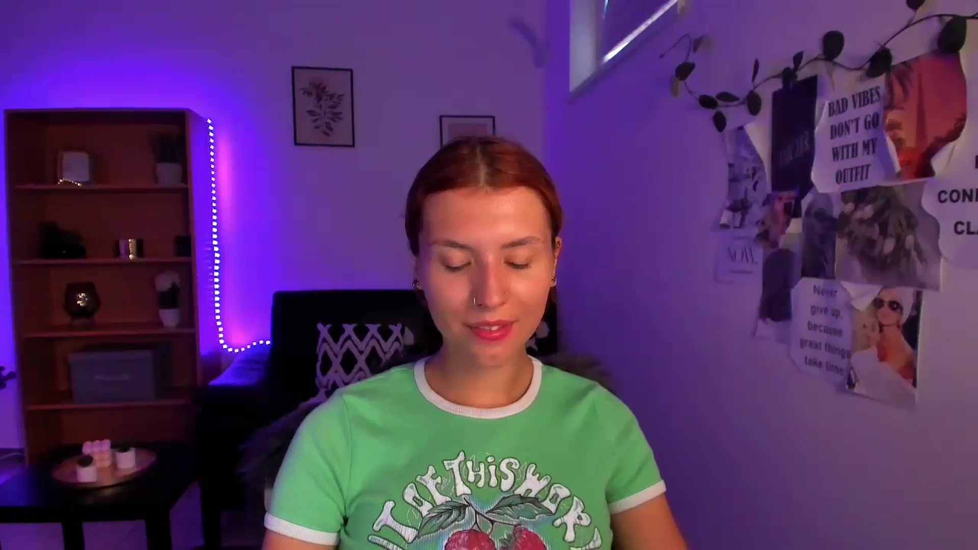Gallery image thumbnail from SaraJaay18's myfreecams stream on, 09/20/2023, 15:13 image 17 of 20