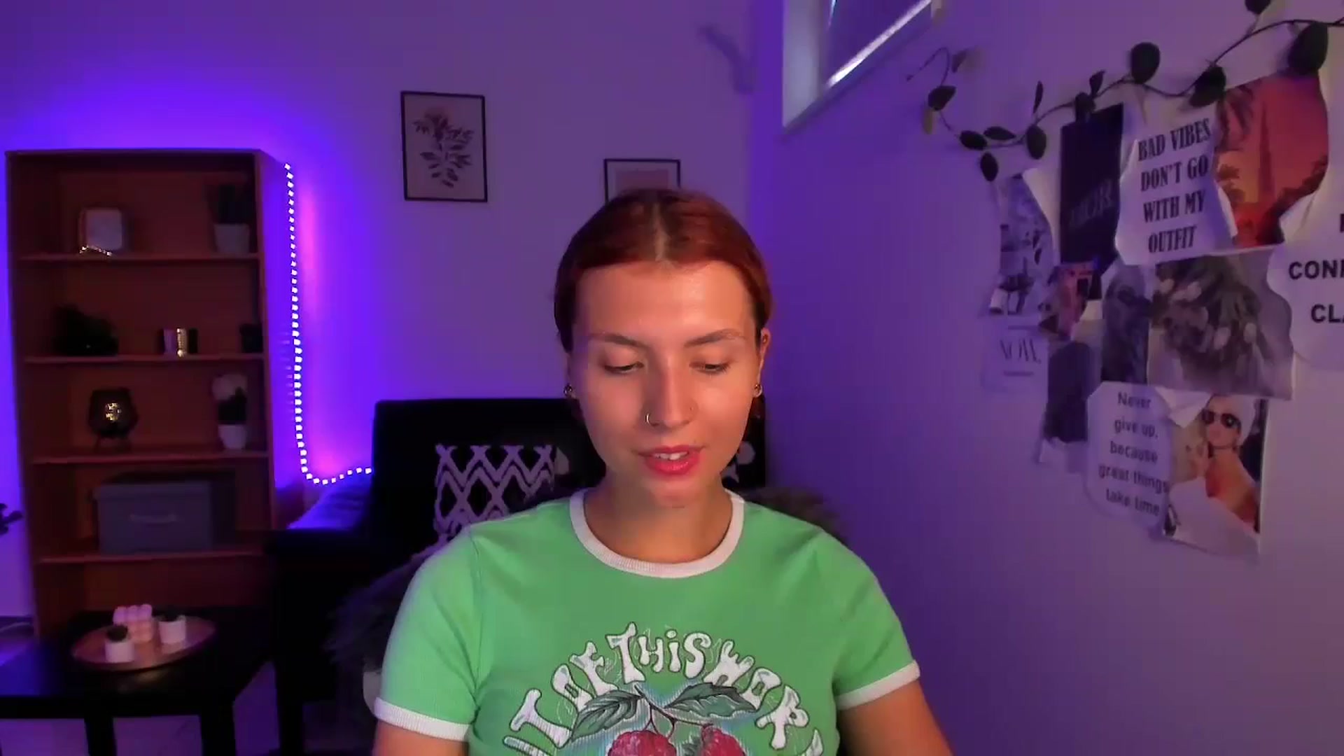 Gallery image thumbnail from SaraJaay18's myfreecams stream on, 09/20/2023, 15:13 image 20 of 20