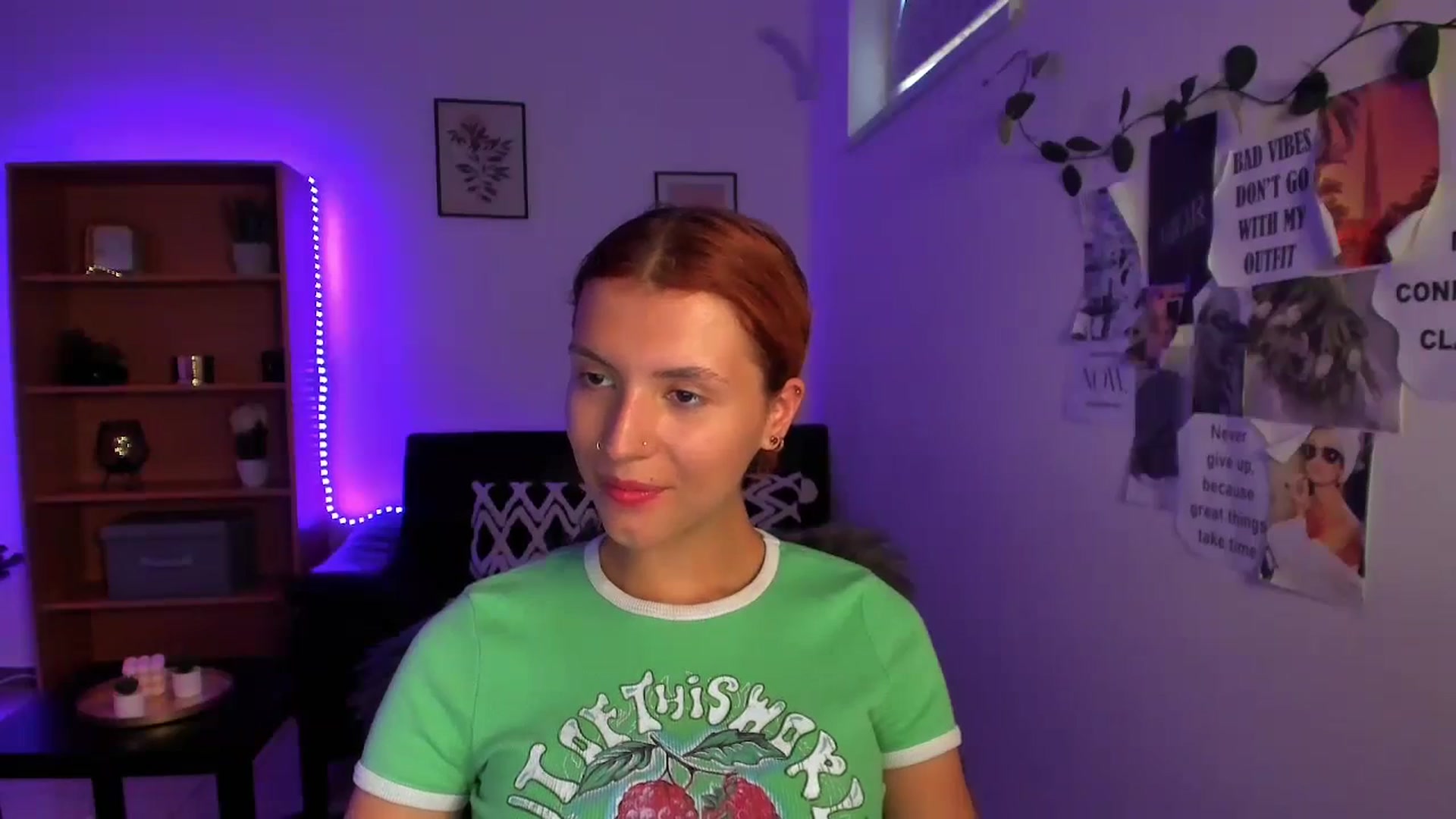 Gallery image thumbnail from SaraJaay18's myfreecams stream on, 09/20/2023, 15:13 image 13 of 20