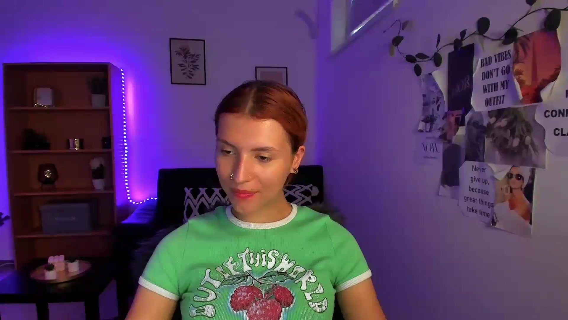 Gallery image thumbnail from SaraJaay18's myfreecams stream on, 09/20/2023, 17:17 image 13 of 20