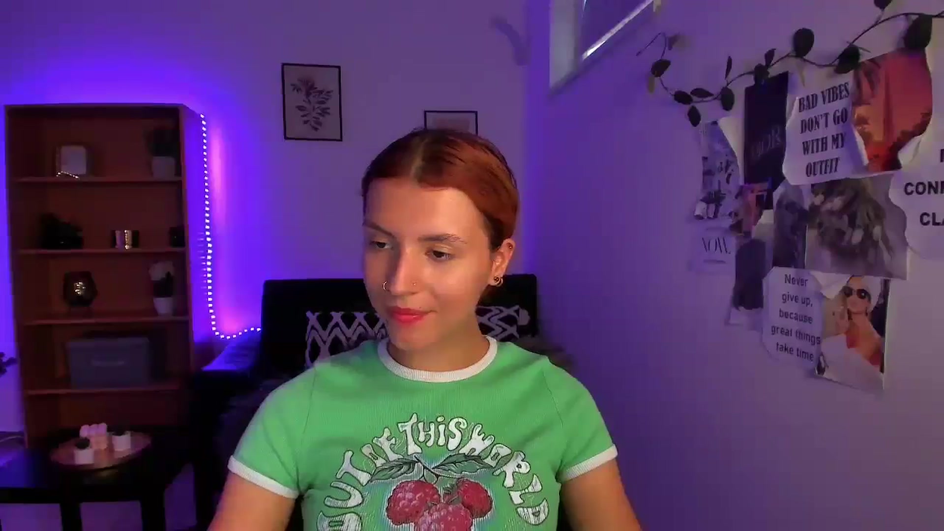 Gallery image thumbnail from SaraJaay18's myfreecams stream on, 09/20/2023, 17:17 image 10 of 20