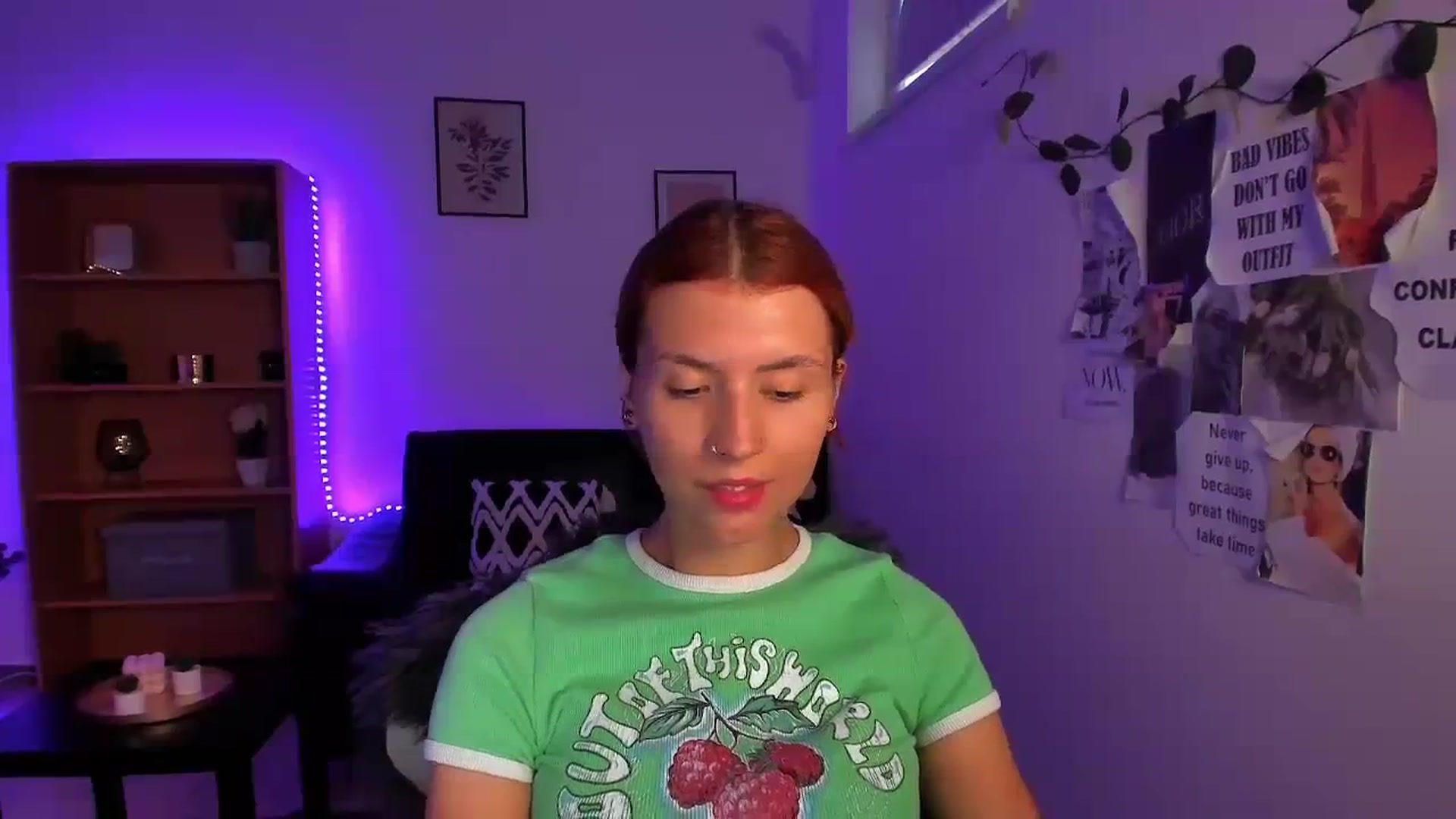 Gallery image thumbnail from SaraJaay18's myfreecams stream on, 09/20/2023, 17:17 image 5 of 20