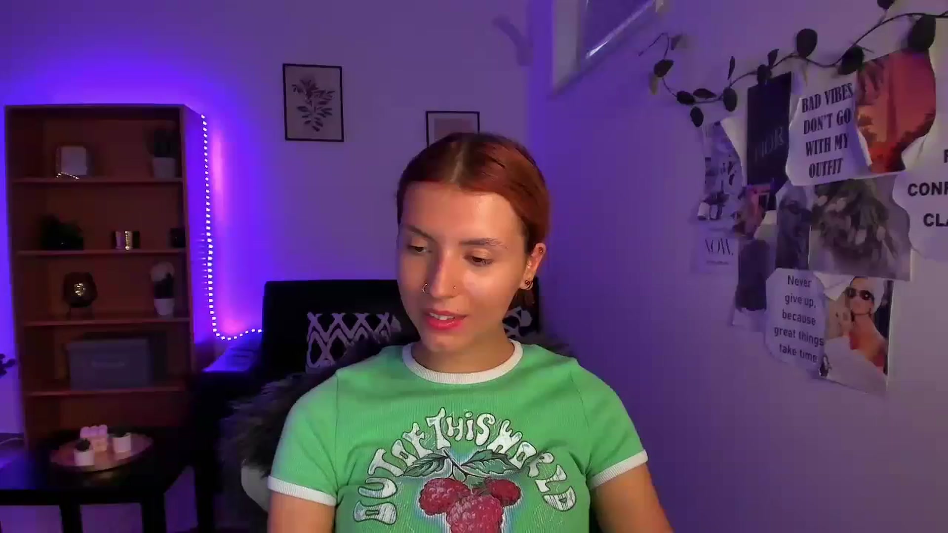 Gallery image thumbnail from SaraJaay18's myfreecams stream on, 09/20/2023, 17:17 image 18 of 20