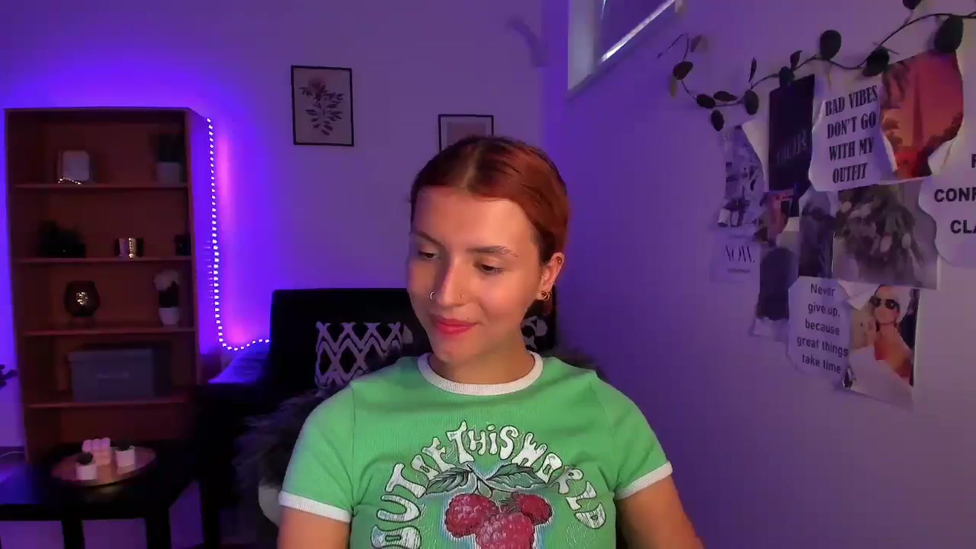 Gallery image thumbnail from SaraJaay18's myfreecams stream on, 09/20/2023, 17:17 image 2 of 20
