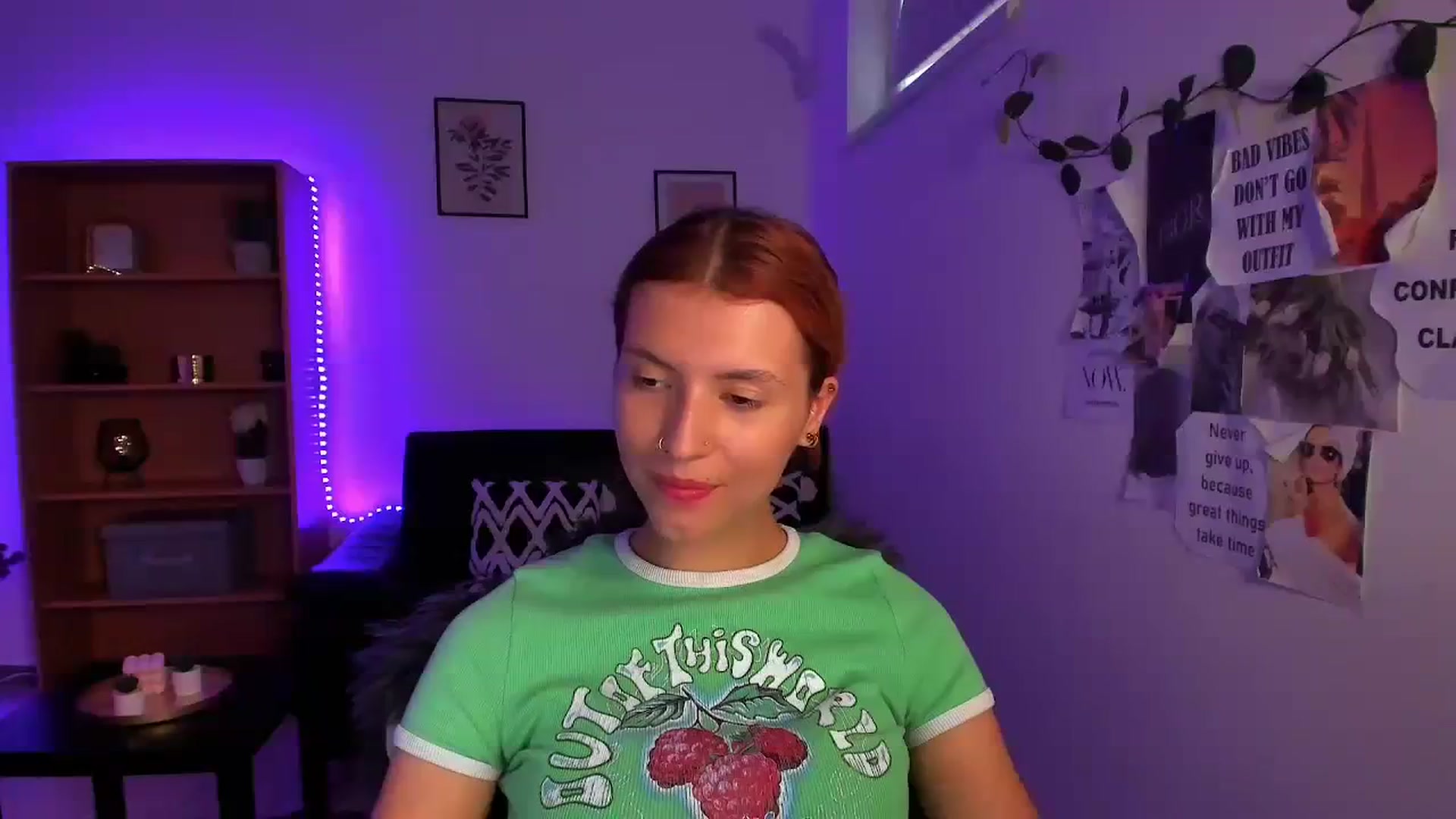 Gallery image thumbnail from SaraJaay18's myfreecams stream on, 09/20/2023, 17:17 image 3 of 20