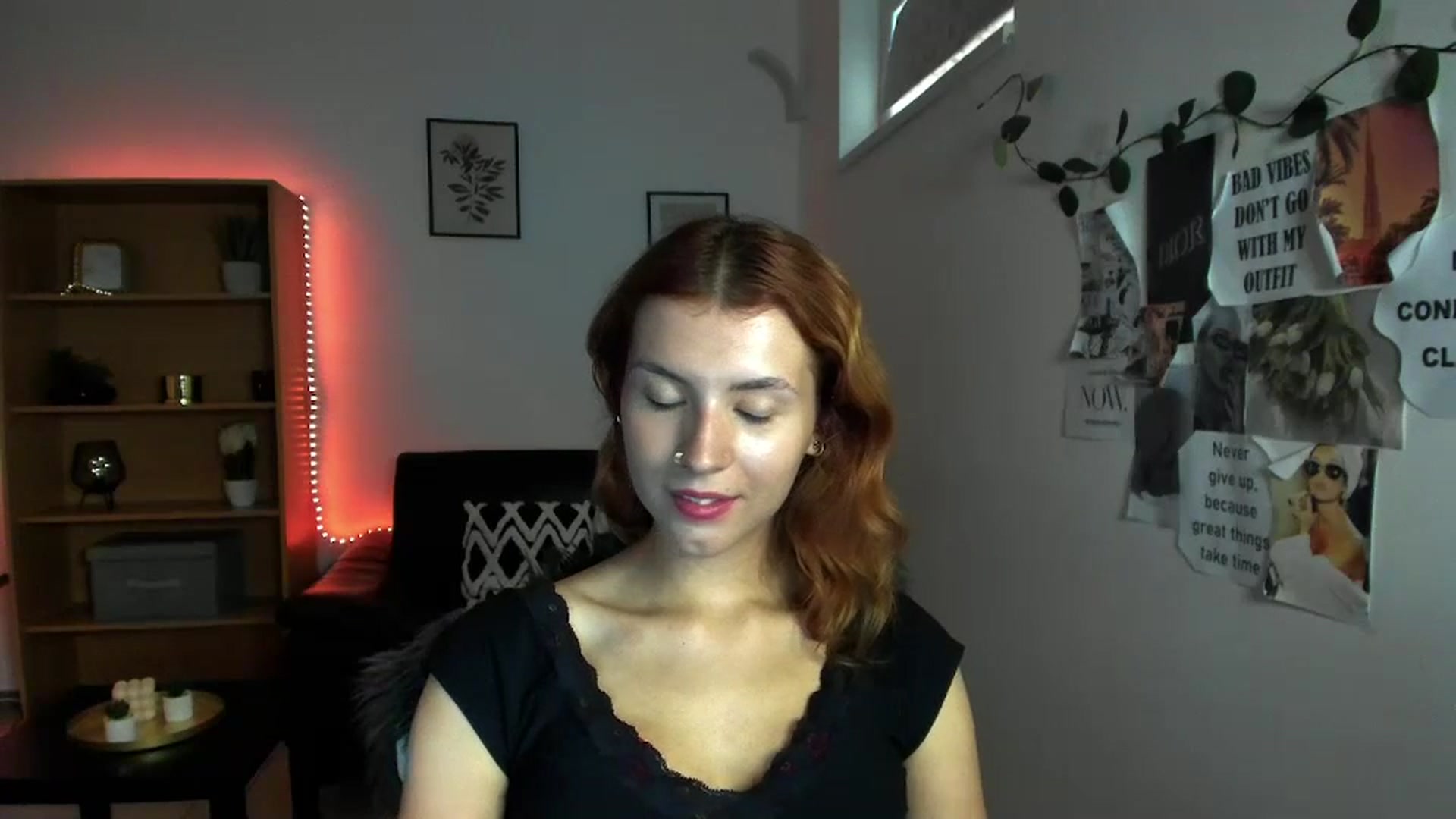 Gallery image thumbnail from SaraJaay18's myfreecams stream on, 09/22/2023, 15:34 image 17 of 20