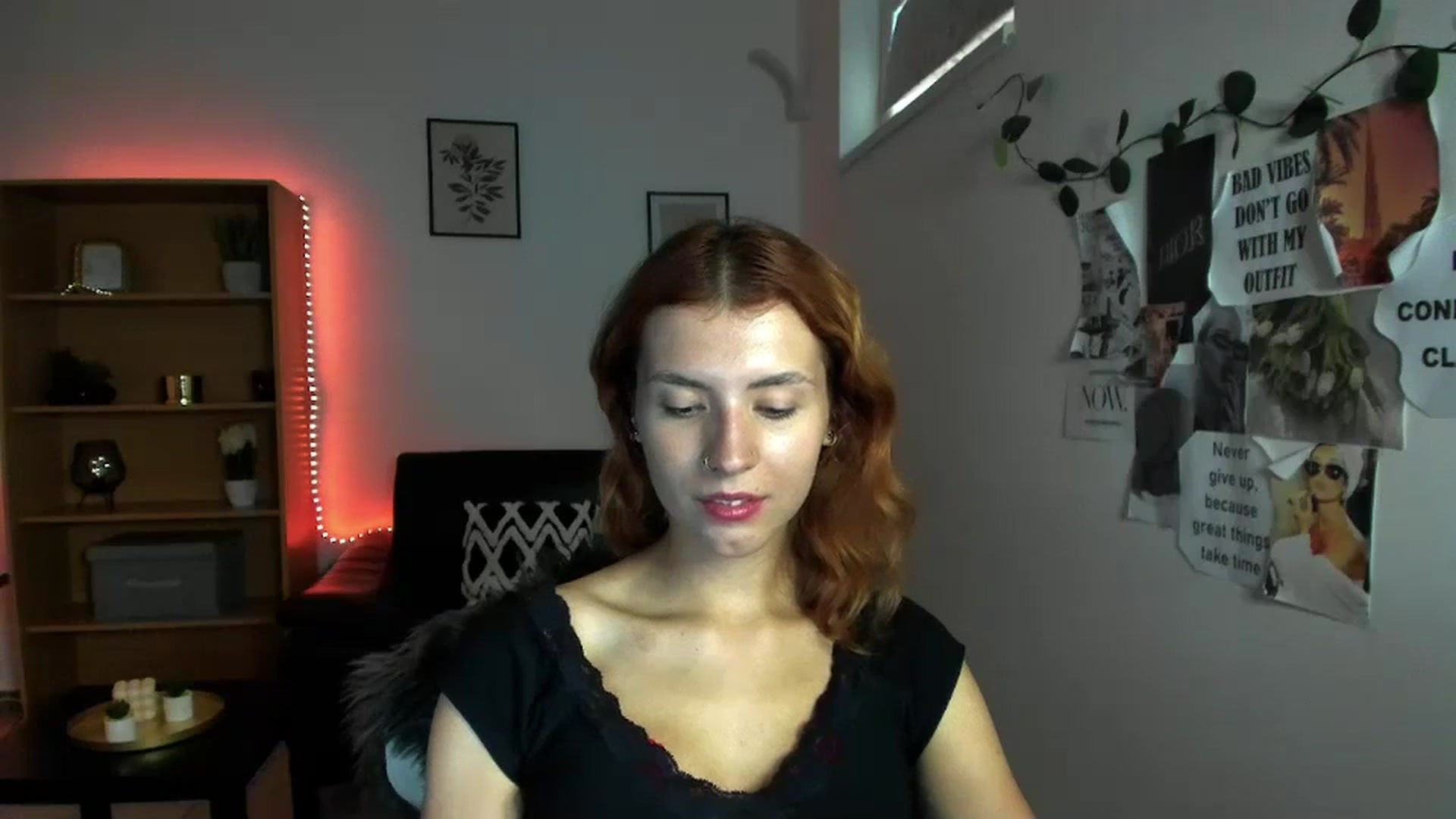 Gallery image thumbnail from SaraJaay18's myfreecams stream on, 09/22/2023, 15:34 image 19 of 20