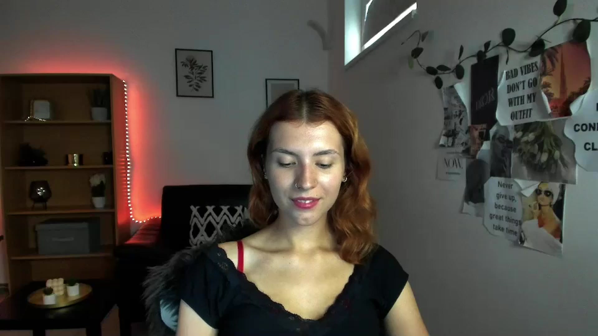 Gallery image thumbnail from SaraJaay18's myfreecams stream on, 09/22/2023, 15:34 image 3 of 20