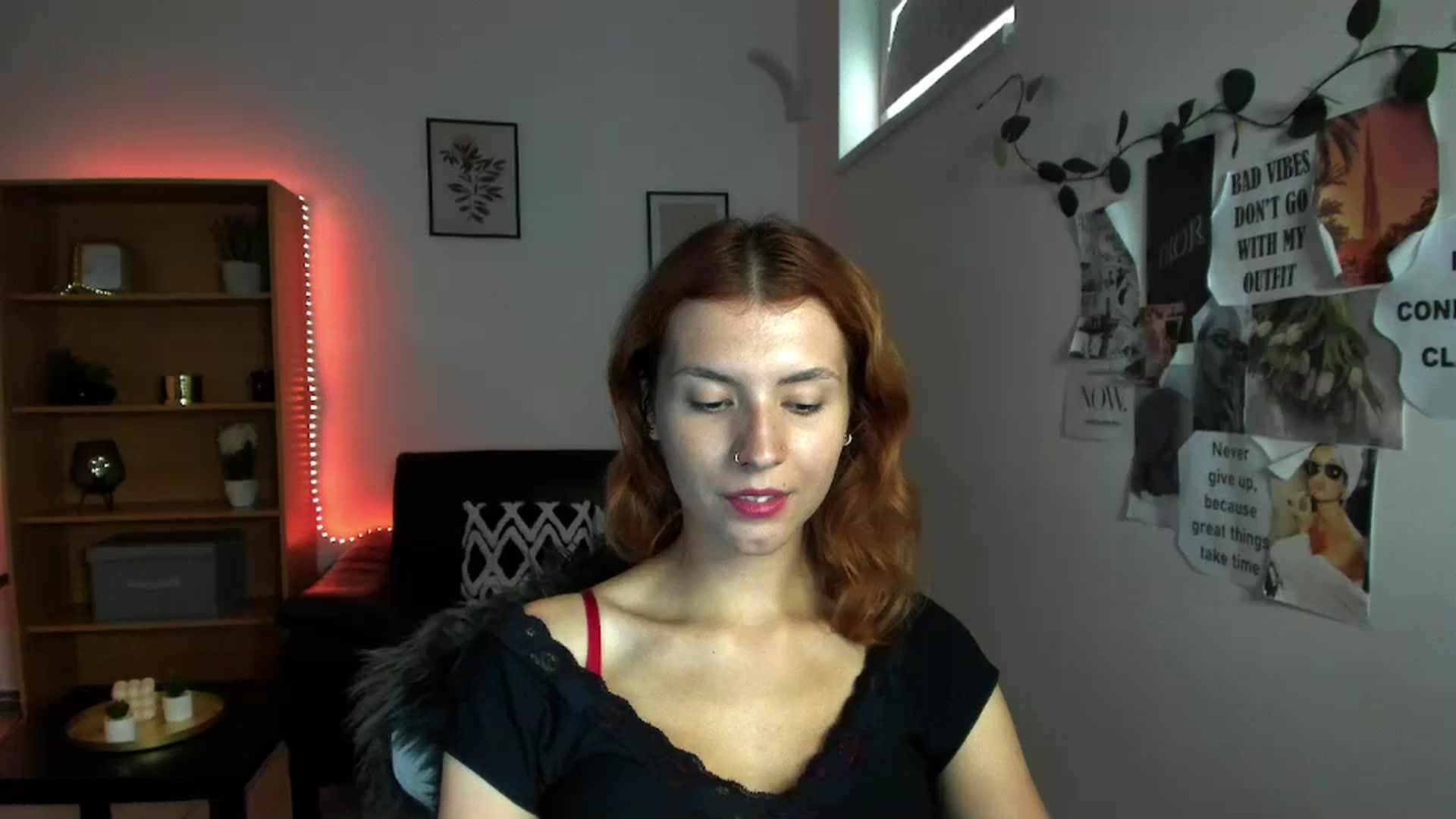 Gallery image thumbnail from SaraJaay18's myfreecams stream on, 09/22/2023, 15:34 image 5 of 20