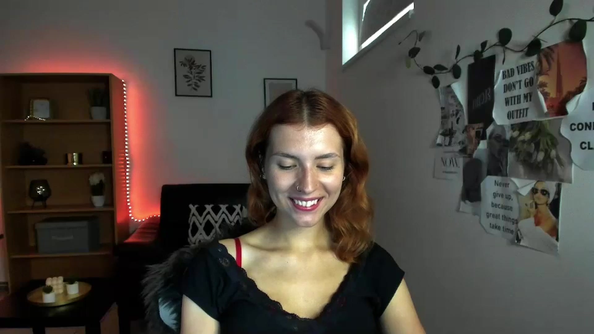 Gallery image thumbnail from SaraJaay18's myfreecams stream on, 09/22/2023, 15:34 image 2 of 20