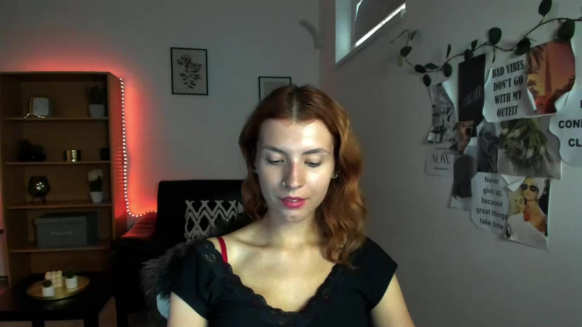 Gallery image thumbnail from SaraJaay18's myfreecams stream on, 09/22/2023, 15:34 image 15 of 20
