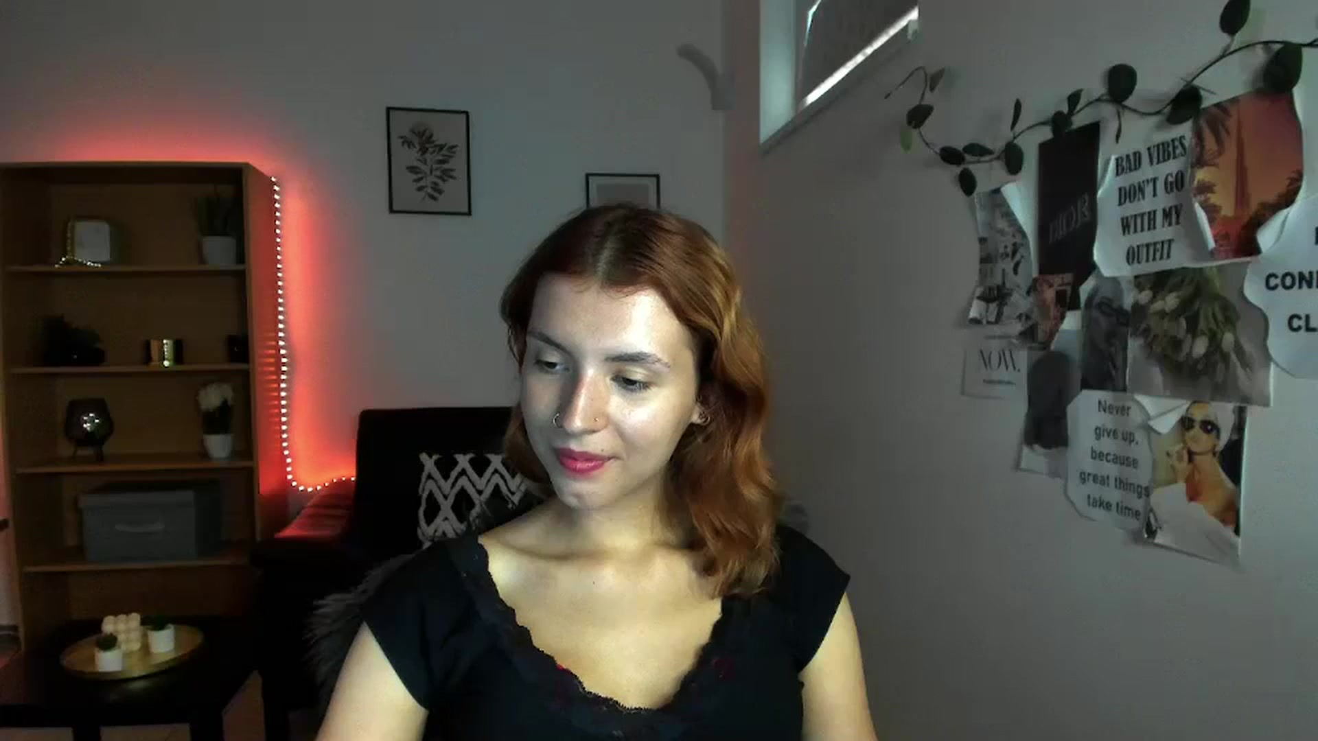 Gallery image thumbnail from SaraJaay18's myfreecams stream on, 09/22/2023, 15:34 image 18 of 20