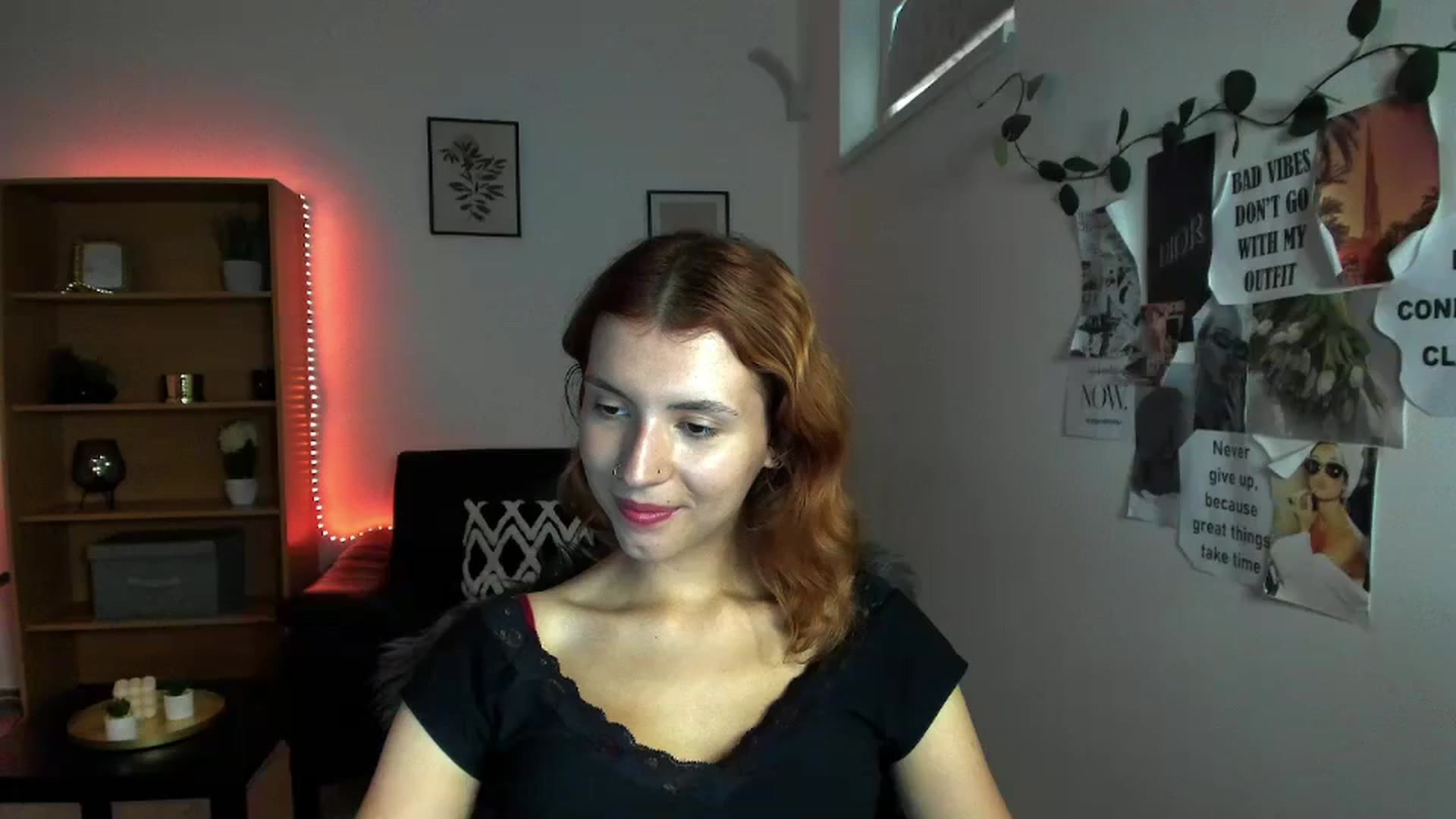 Gallery image thumbnail from SaraJaay18's myfreecams stream on, 09/22/2023, 16:33 image 2 of 20