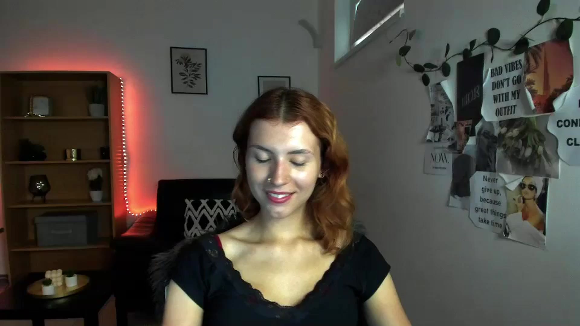 Gallery image thumbnail from SaraJaay18's myfreecams stream on, 09/22/2023, 16:33 image 1 of 20