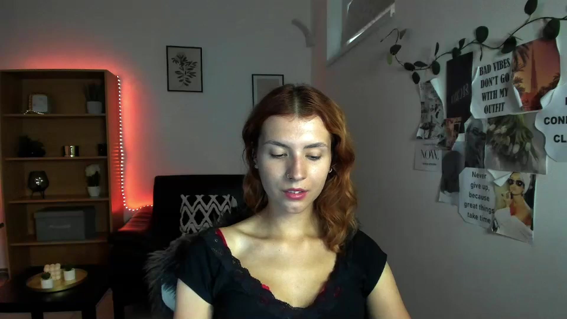 Gallery image thumbnail from SaraJaay18's myfreecams stream on, 09/22/2023, 16:33 image 11 of 20
