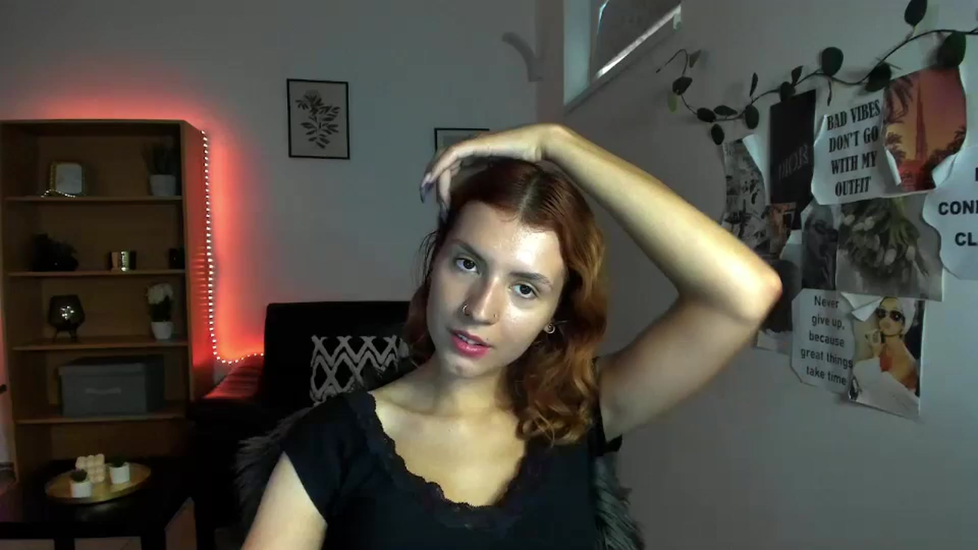 Gallery image thumbnail from SaraJaay18's myfreecams stream on, 09/22/2023, 16:33 image 4 of 20