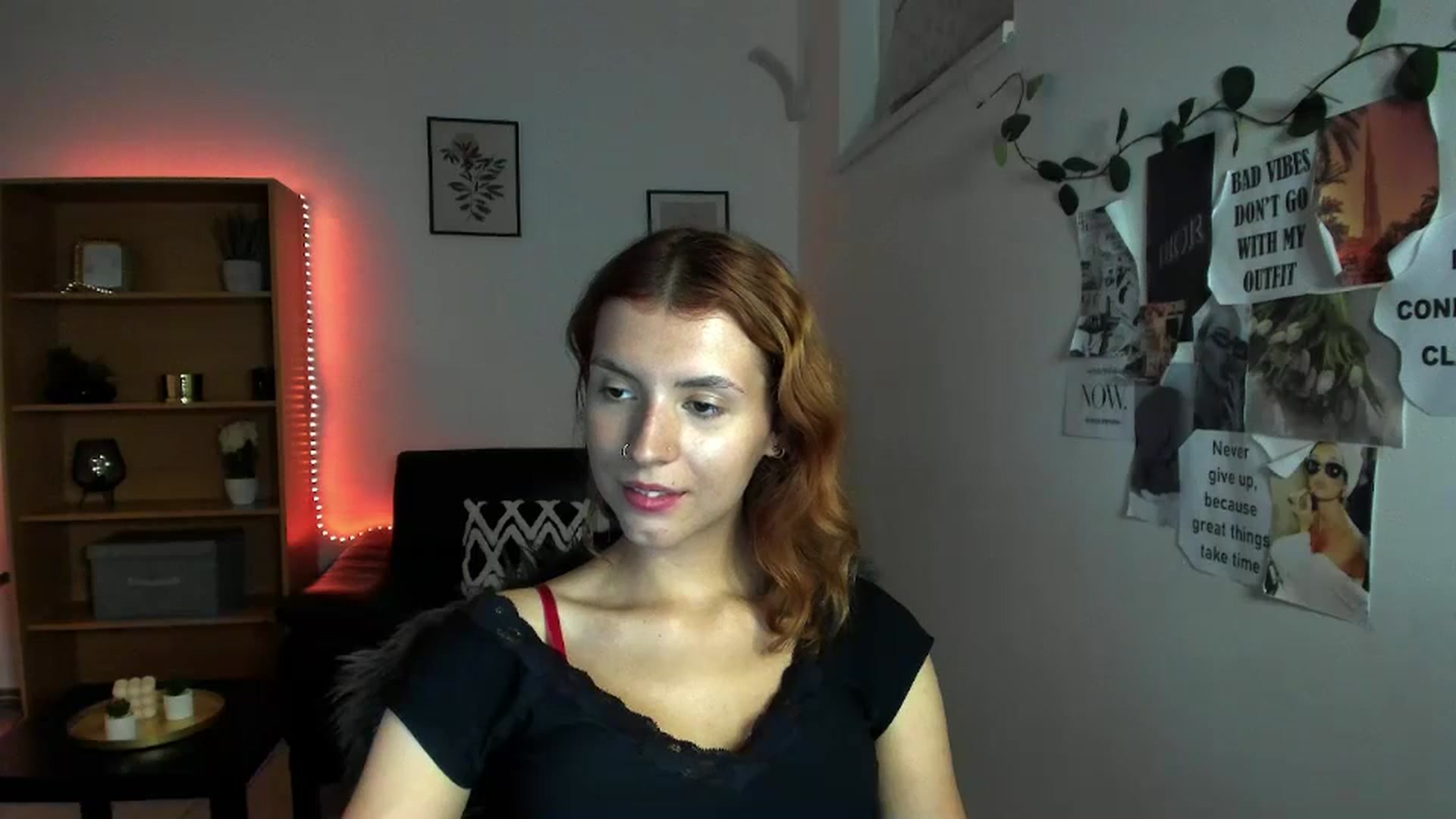Gallery image thumbnail from SaraJaay18's myfreecams stream on, 09/22/2023, 18:07 image 3 of 20