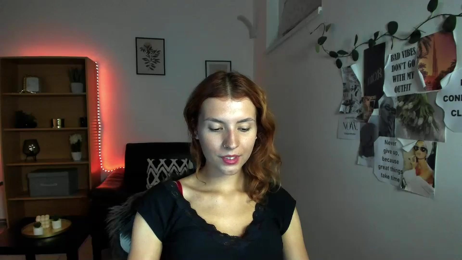 Gallery image thumbnail from SaraJaay18's myfreecams stream on, 09/22/2023, 18:07 image 2 of 20