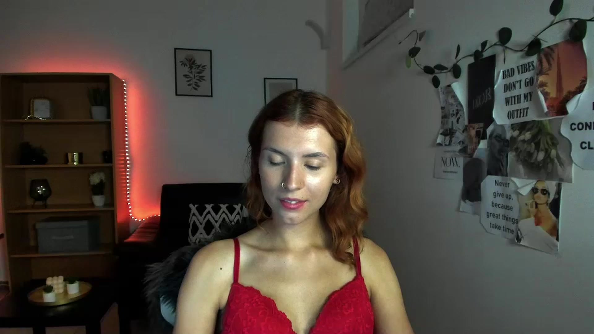 Gallery image thumbnail from SaraJaay18's myfreecams stream on, 09/22/2023, 18:07 image 13 of 20