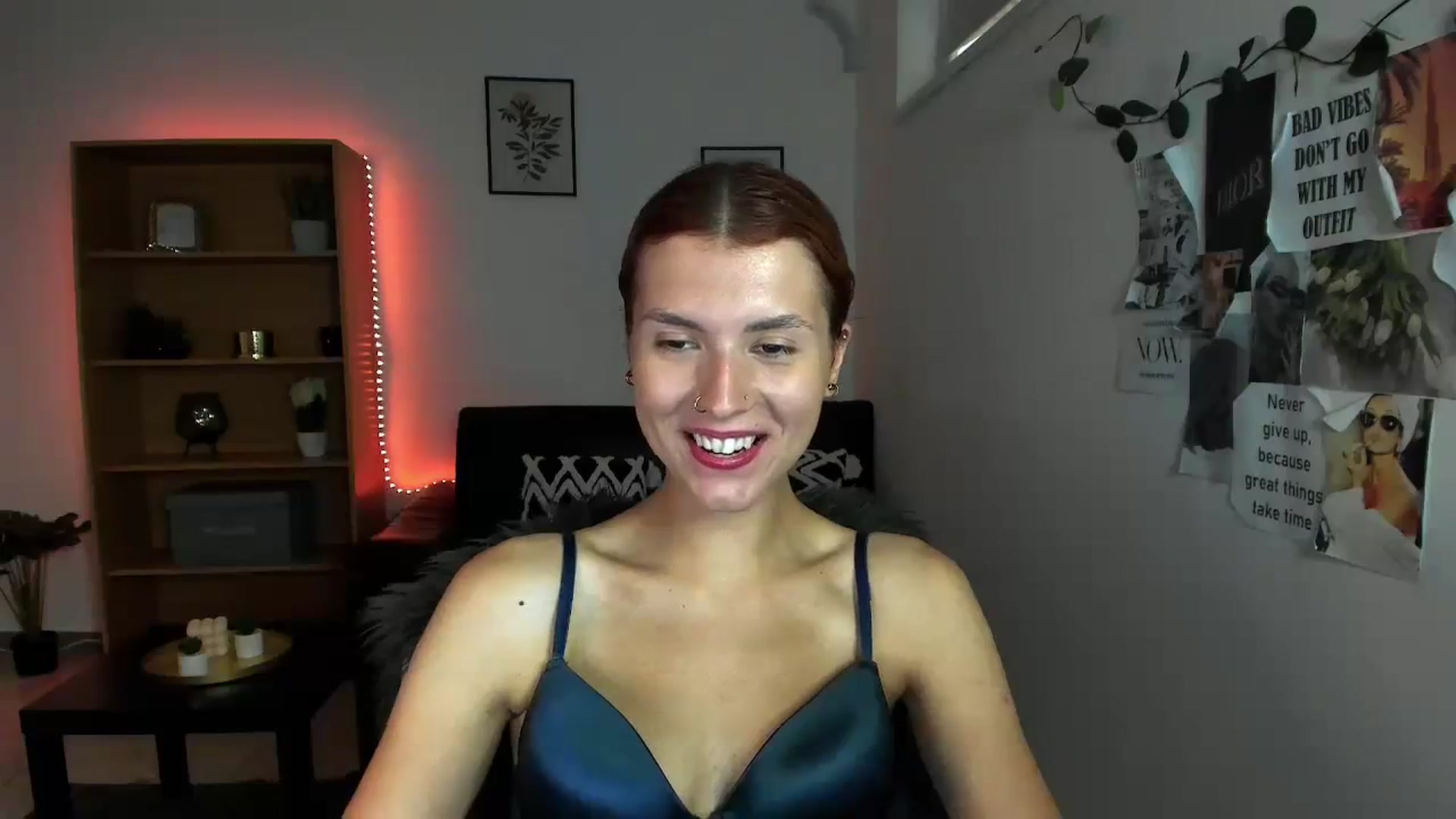 Gallery image thumbnail from SaraJaay18's myfreecams stream on, 09/24/2023, 18:04 image 2 of 20