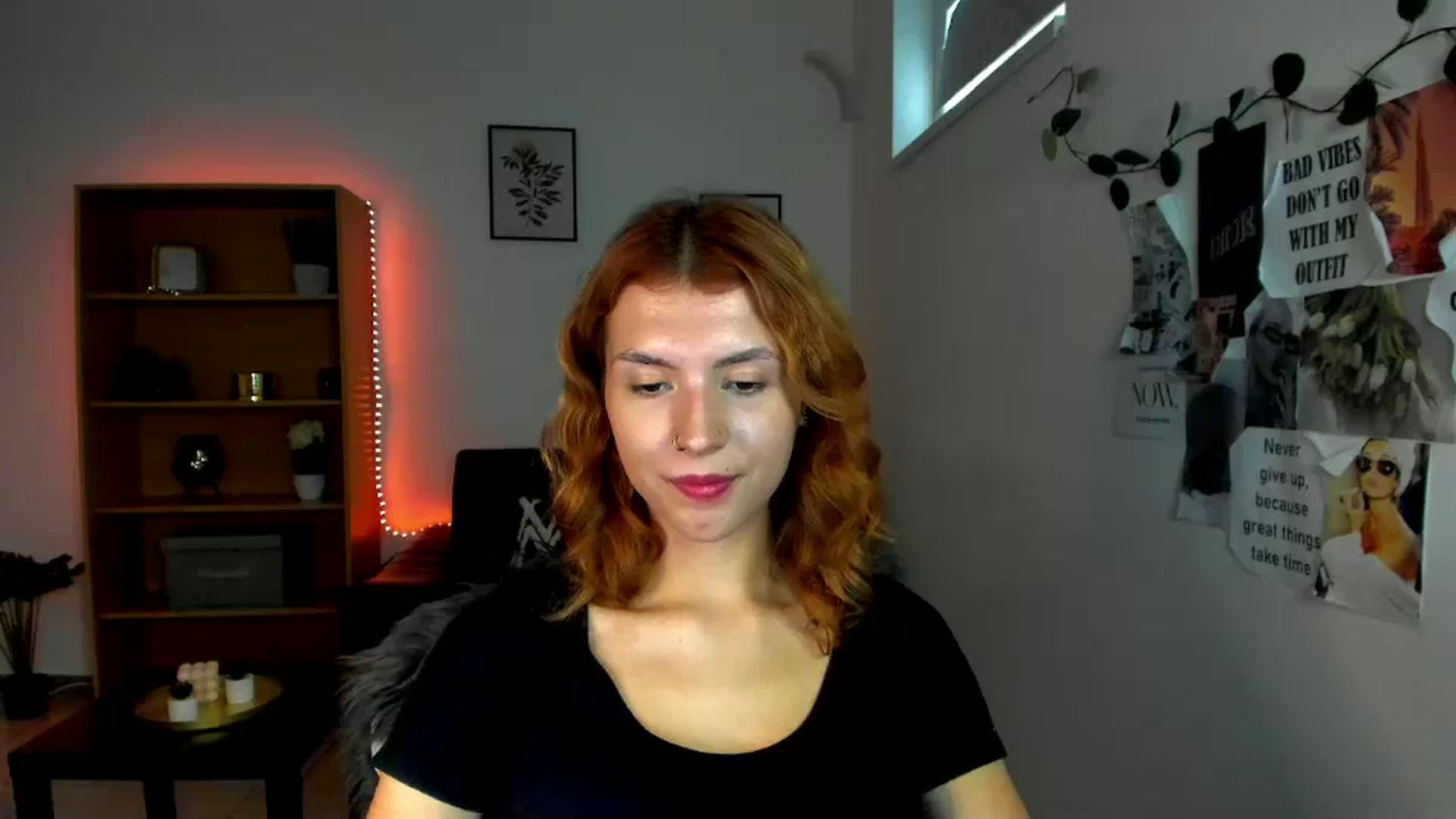 Gallery image thumbnail from SaraJaay18's myfreecams stream on, 09/25/2023, 14:20 image 16 of 20