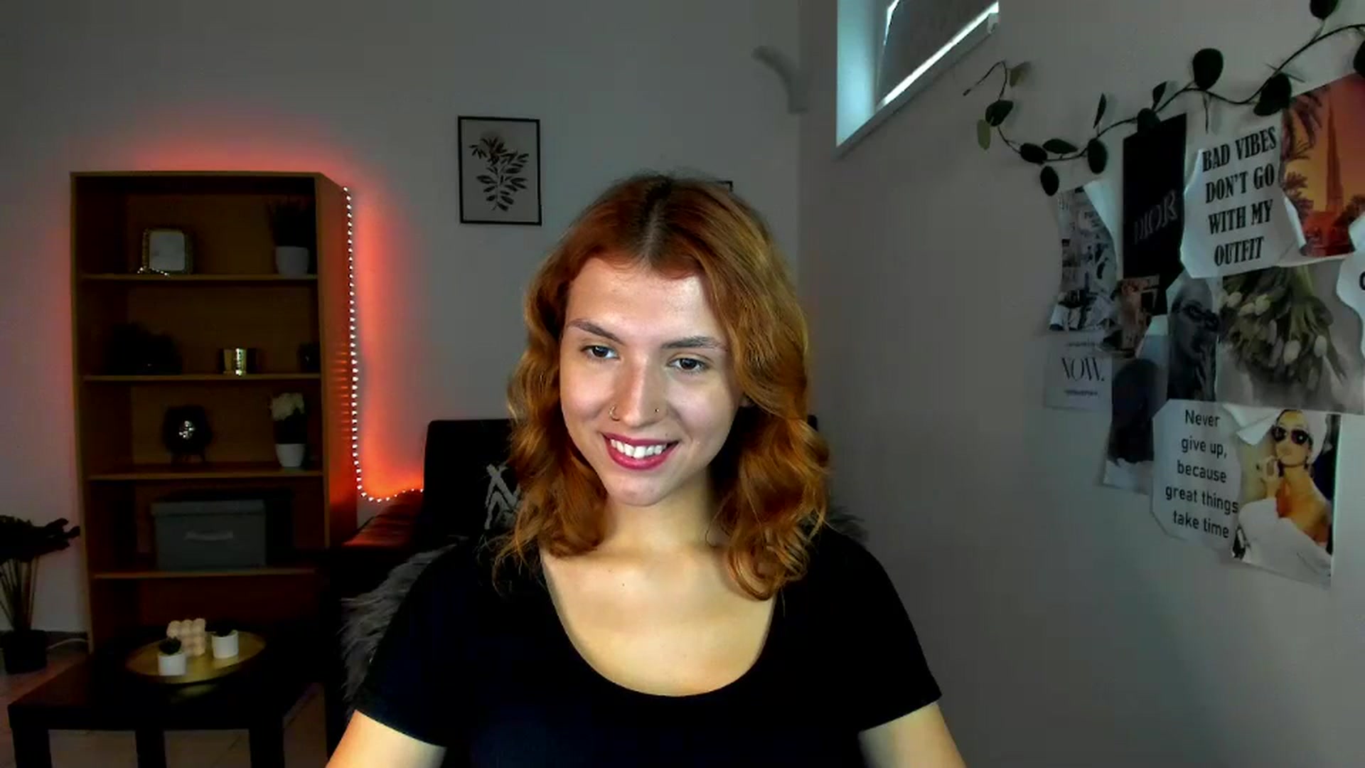 Gallery image thumbnail from SaraJaay18's myfreecams stream on, 09/25/2023, 14:20 image 3 of 20