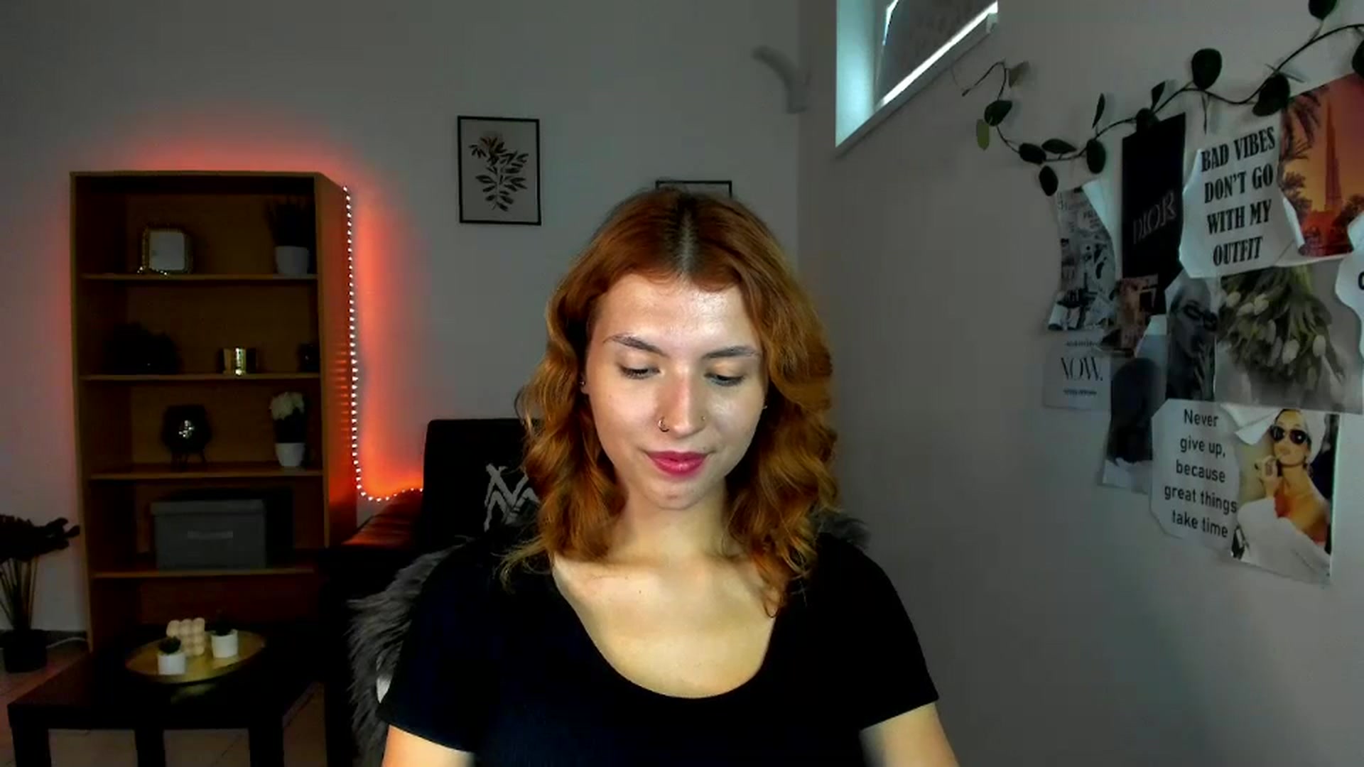 Gallery image thumbnail from SaraJaay18's myfreecams stream on, 09/25/2023, 14:20 image 19 of 20