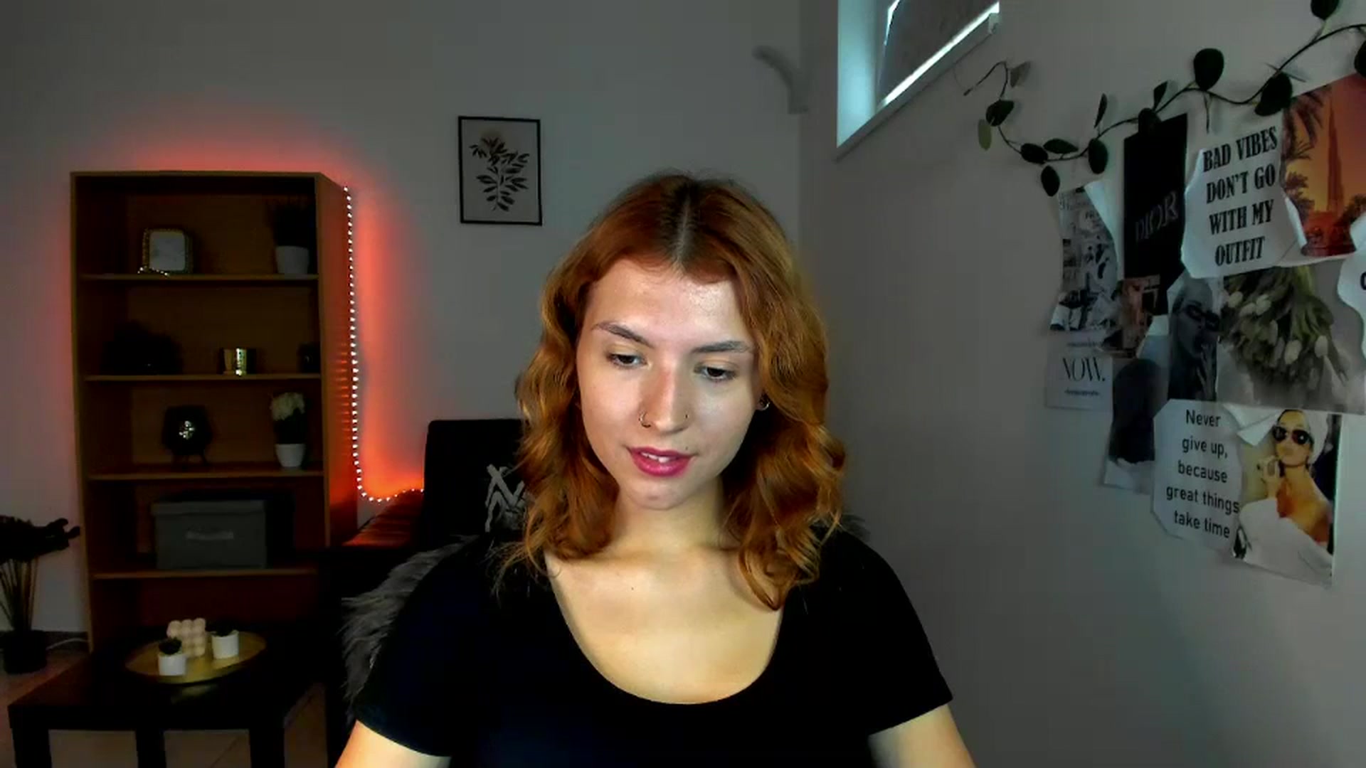 Gallery image thumbnail from SaraJaay18's myfreecams stream on, 09/25/2023, 14:20 image 4 of 20
