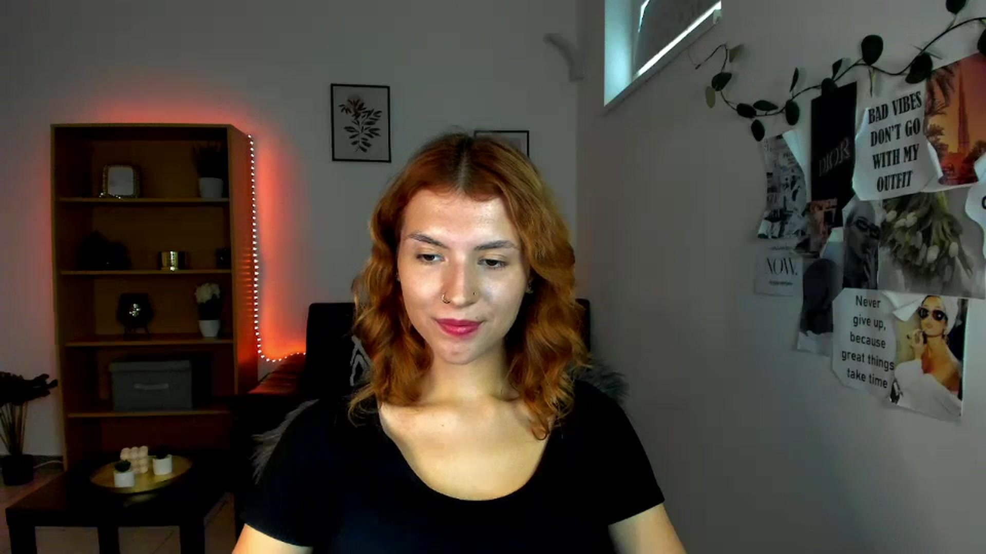 Gallery image thumbnail from SaraJaay18's myfreecams stream on, 09/25/2023, 14:20 image 17 of 20