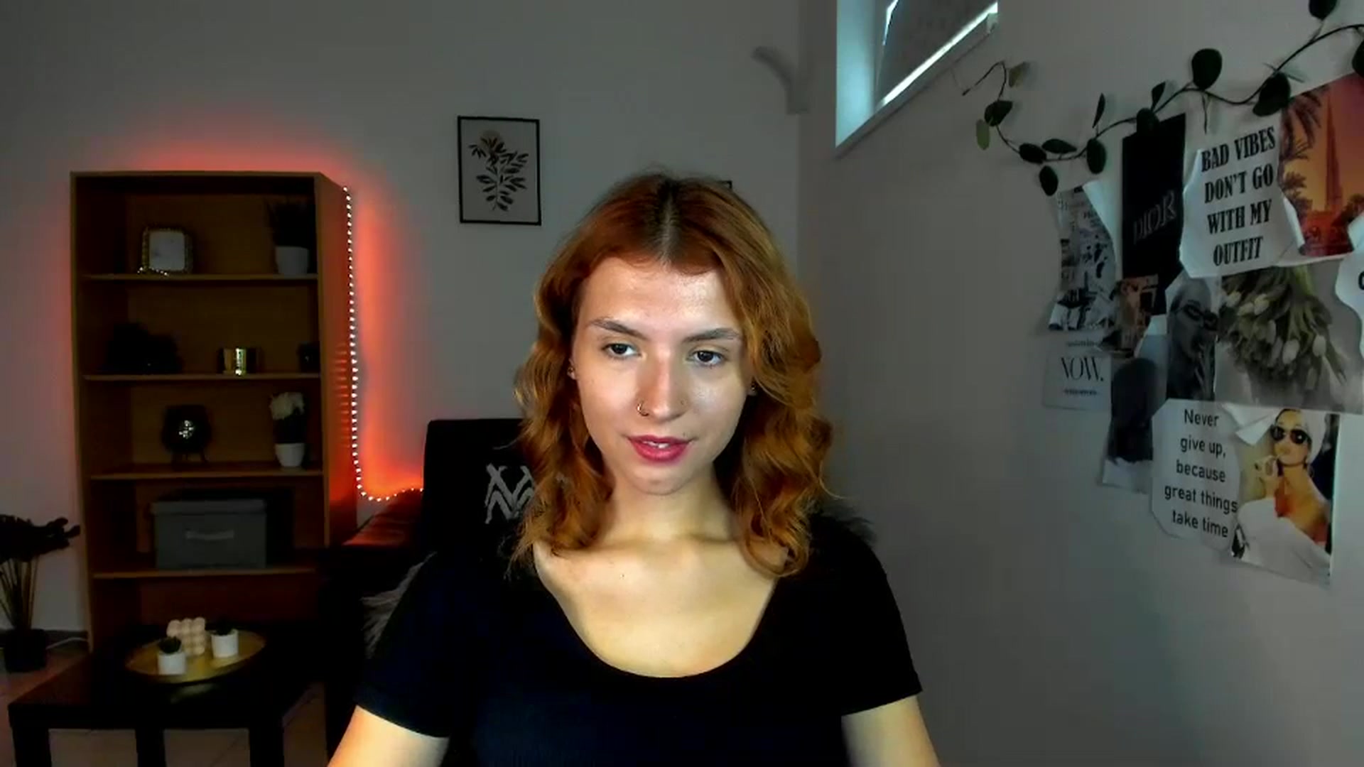 Gallery image thumbnail from SaraJaay18's myfreecams stream on, 09/25/2023, 14:20 image 8 of 20
