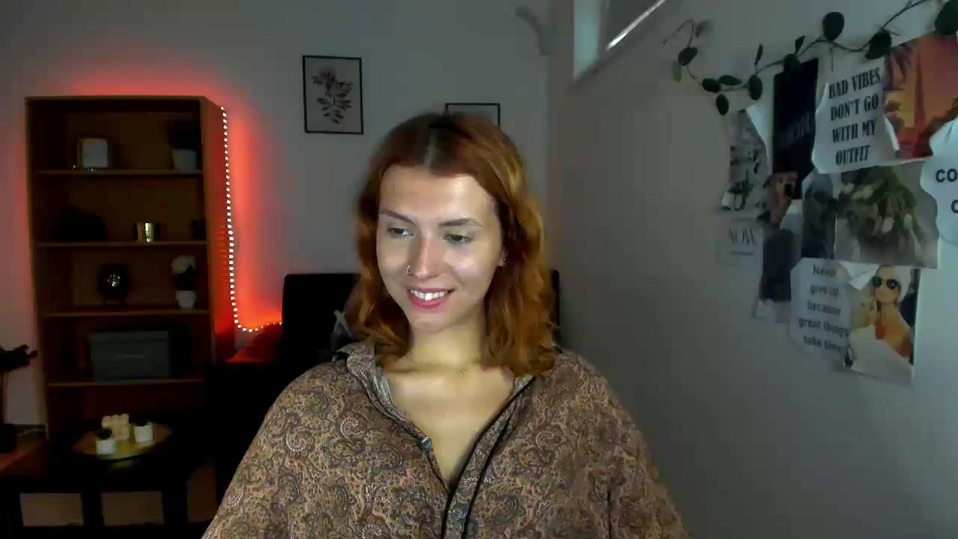Gallery image thumbnail from SaraJaay18's myfreecams stream on, 09/30/2023, 14:55 image 14 of 20