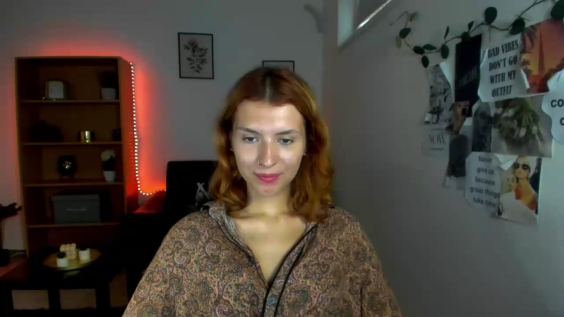 Gallery image thumbnail from SaraJaay18's myfreecams stream on, 09/30/2023, 14:55 image 16 of 20