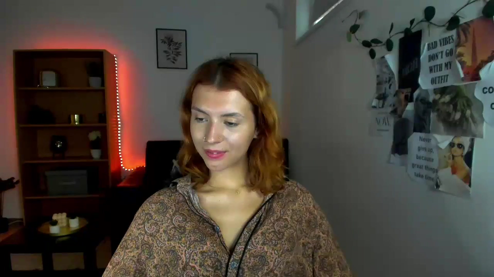 Gallery image thumbnail from SaraJaay18's myfreecams stream on, 09/30/2023, 14:55 image 15 of 20