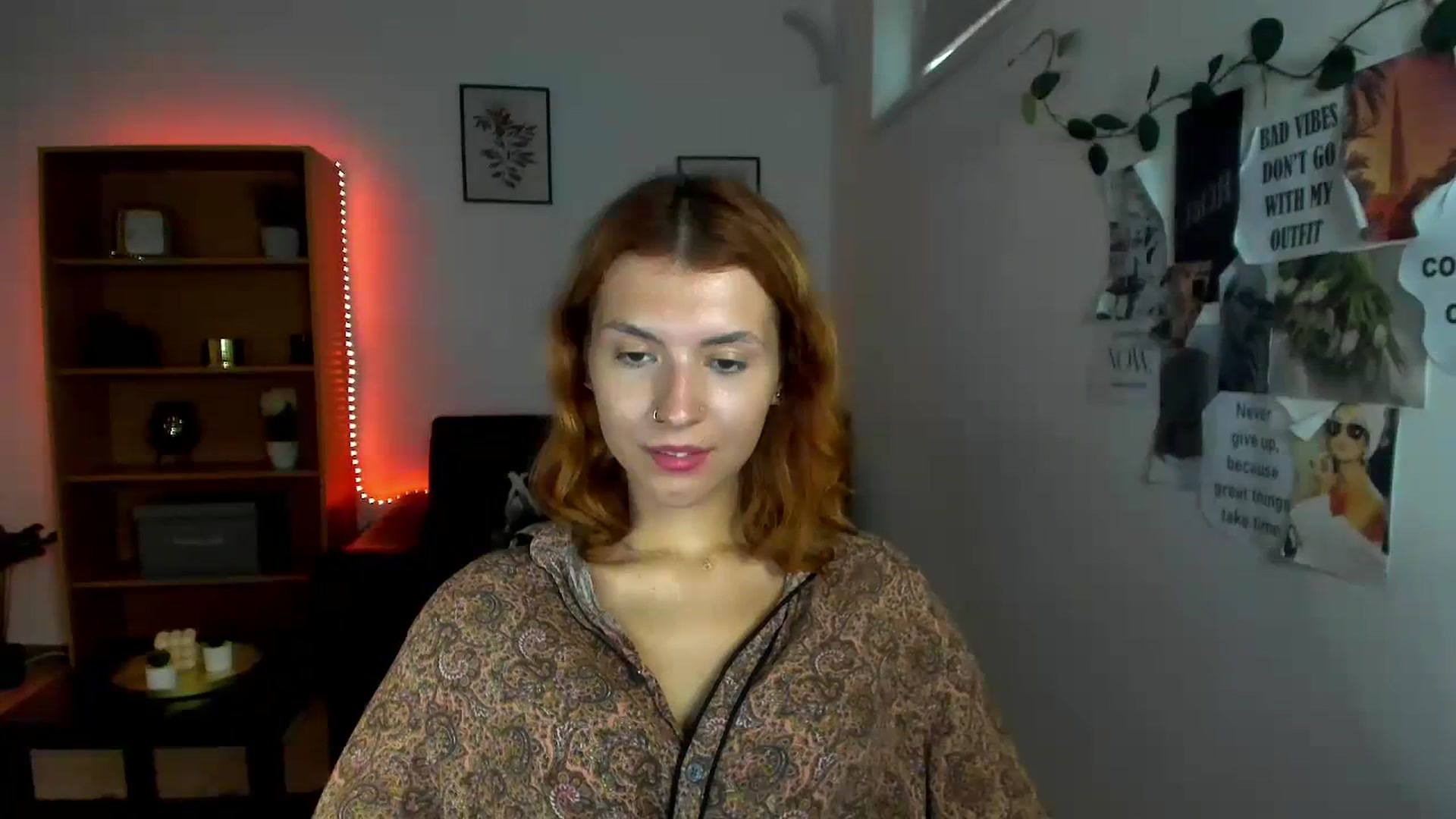 Gallery image thumbnail from SaraJaay18's myfreecams stream on, 09/30/2023, 14:55 image 17 of 20