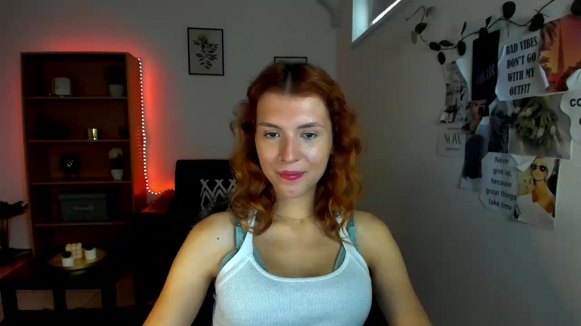 Gallery image thumbnail from SaraJaay18's myfreecams stream on, 10/08/2023, 13:21 image 2 of 20