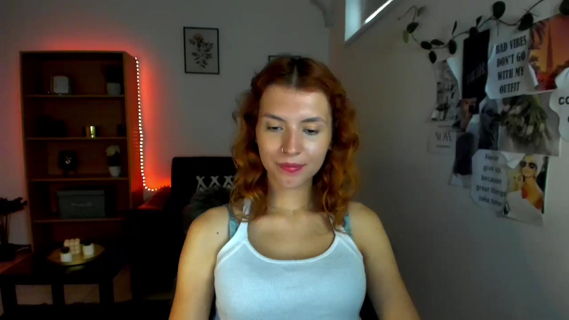Gallery image thumbnail from SaraJaay18's myfreecams stream on, 10/08/2023, 13:21 image 7 of 20