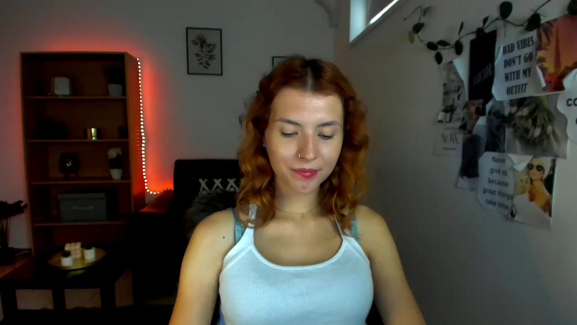Gallery image thumbnail from SaraJaay18's myfreecams stream on, 10/08/2023, 13:21 image 8 of 20