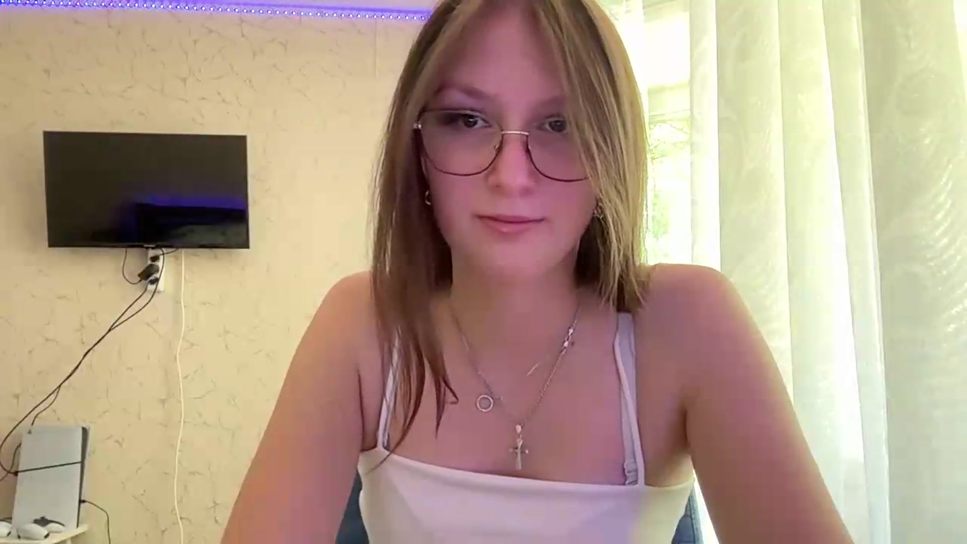 Gallery image thumbnail from SaraJay's myfreecams stream on, 06/11/2026, 11:46 image 18 of 20