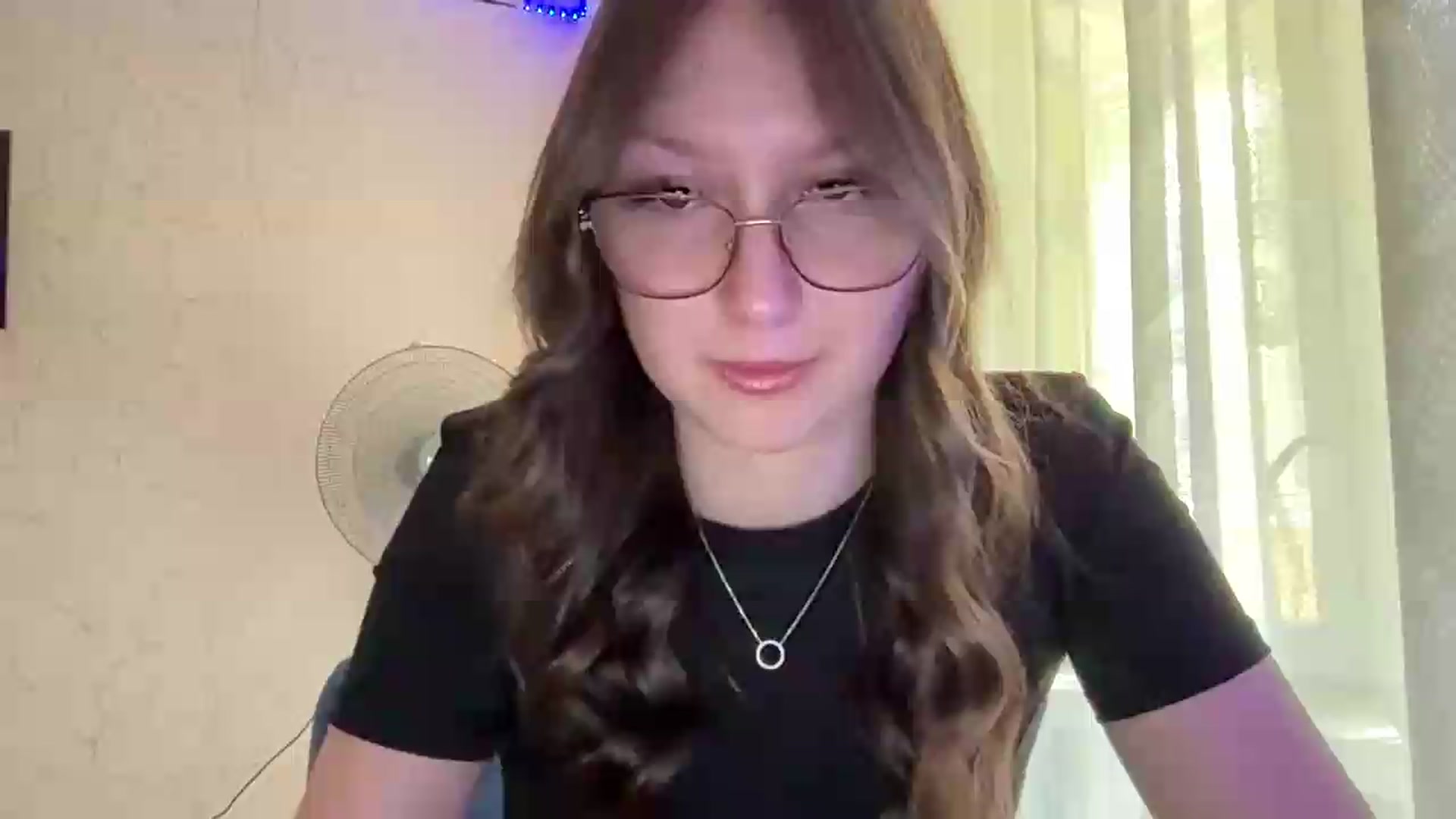 Gallery image thumbnail from SaraJay's myfreecams stream on, 06/15/2026, 13:37 image 13 of 20