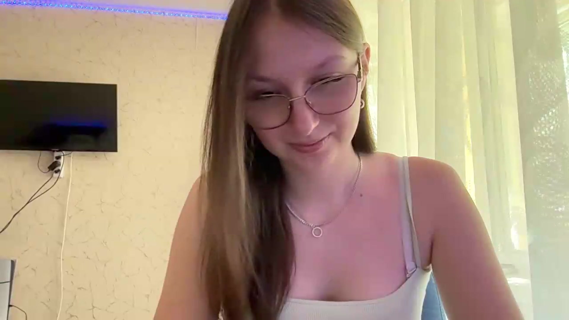 Gallery image thumbnail from SaraJay's myfreecams stream on, 06/19/2026, 14:46 image 12 of 20