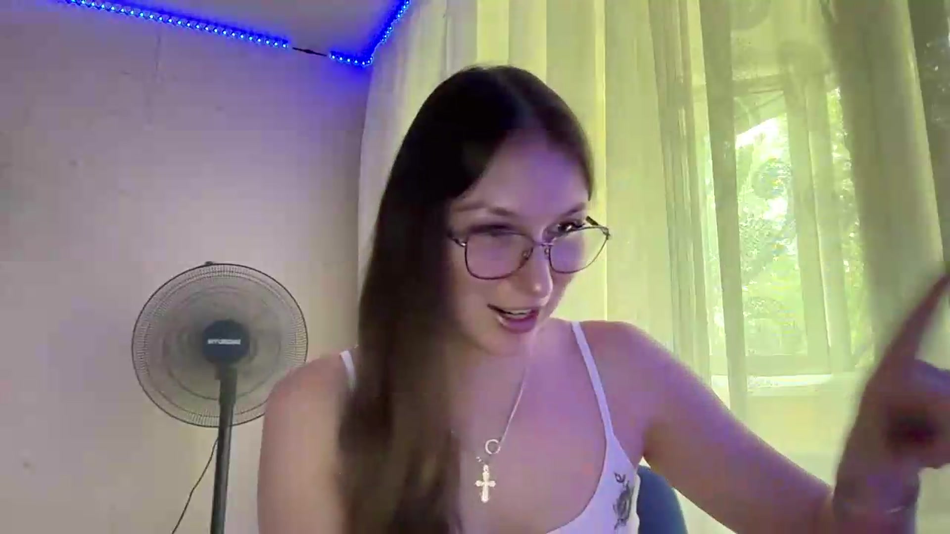 Gallery image thumbnail from SaraJay's myfreecams stream on, 07/04/2026, 12:05 image 15 of 20