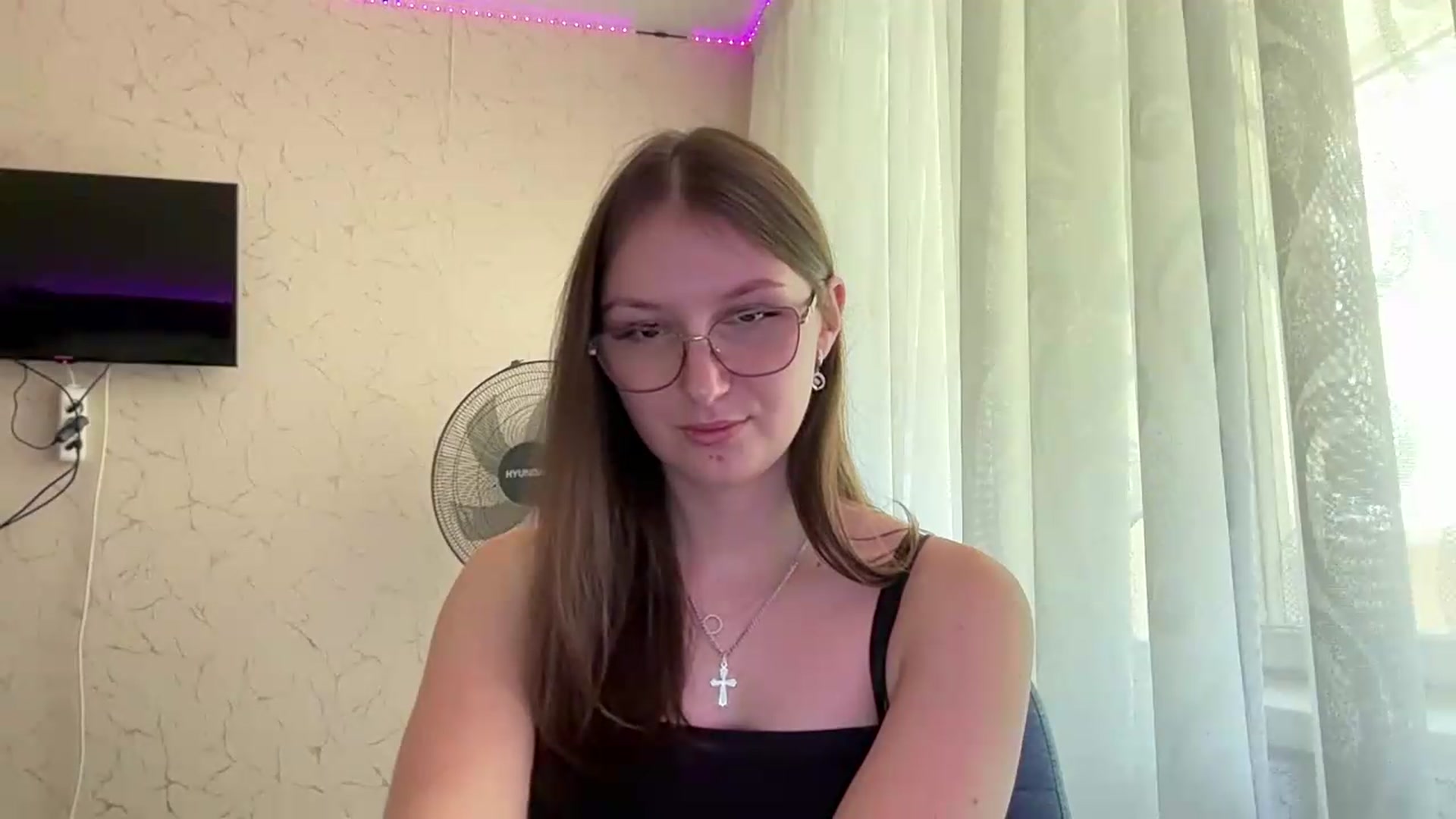 Gallery image thumbnail from SaraJay's myfreecams stream on, 07/06/2026, 12:03 image 15 of 20