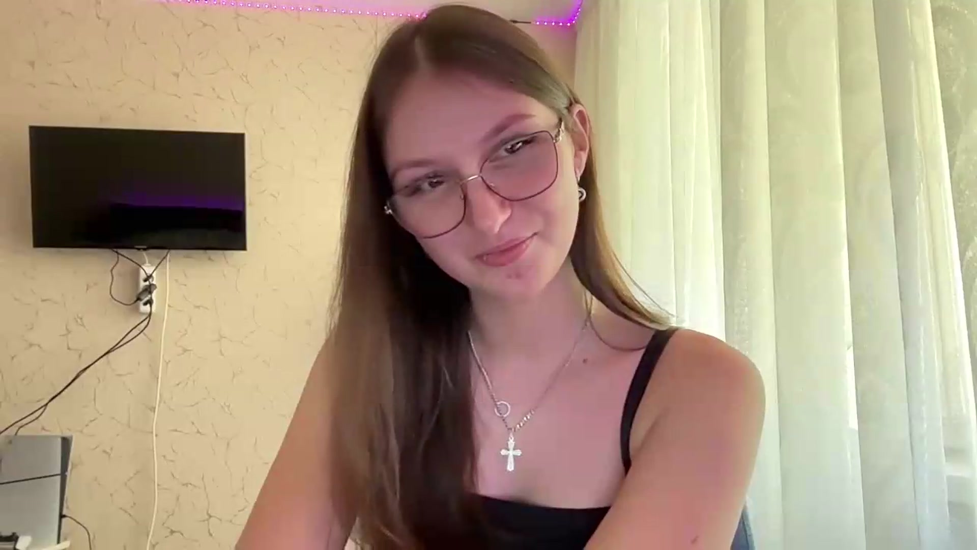 Gallery image thumbnail from SaraJay's myfreecams stream on, 07/06/2026, 12:03 image 18 of 20